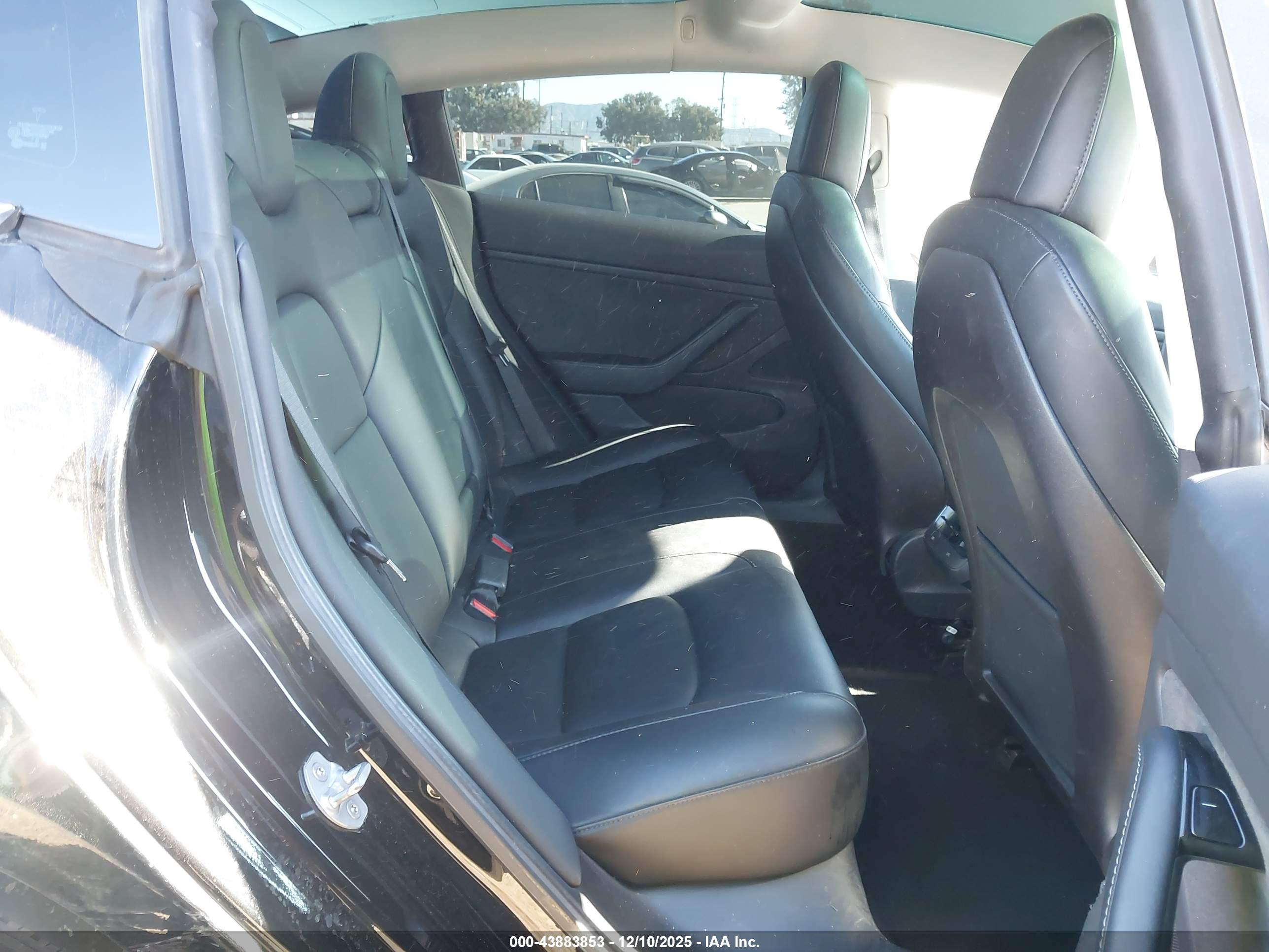 TESLA MODEL image 8