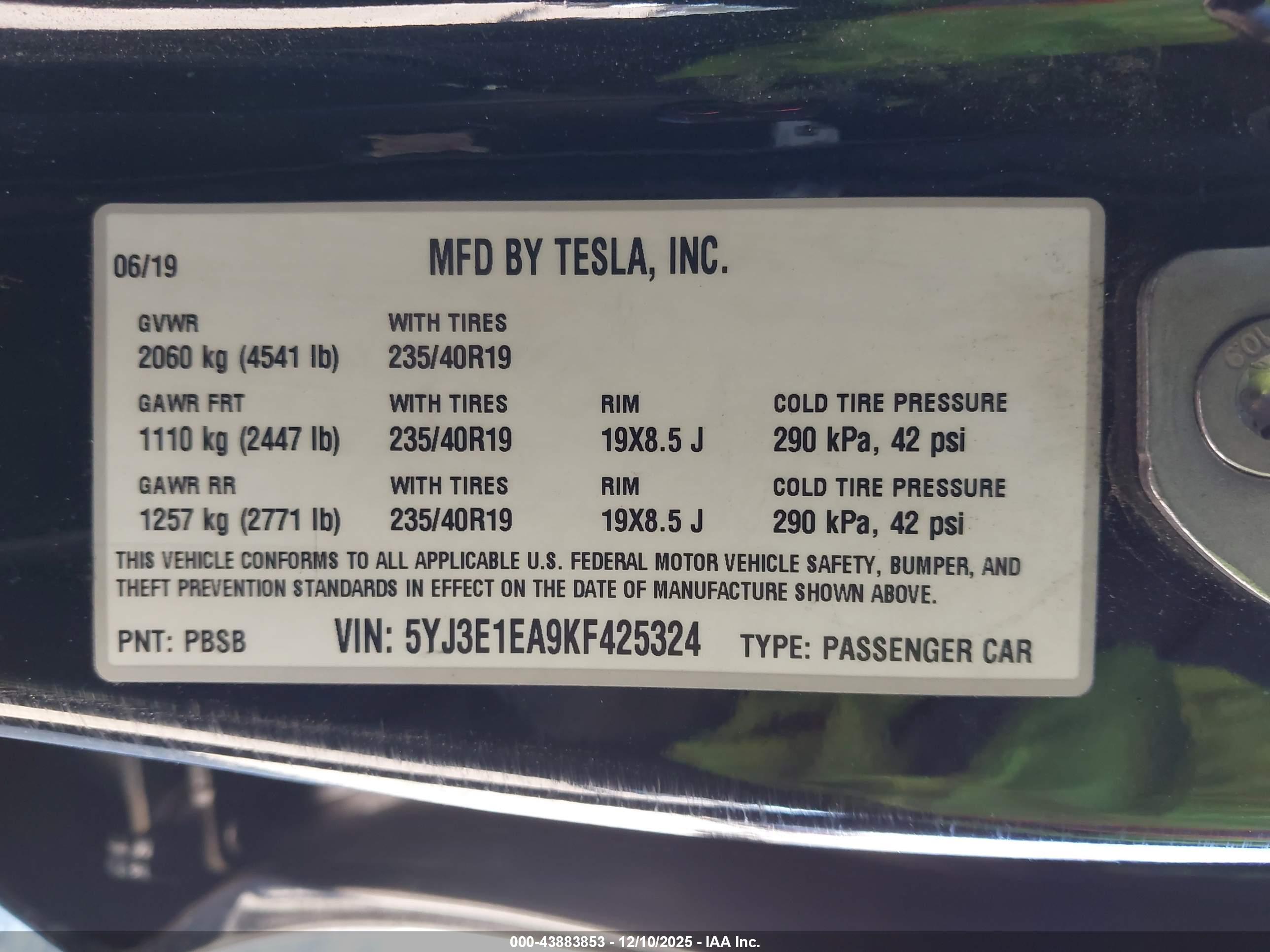 TESLA MODEL image 9
