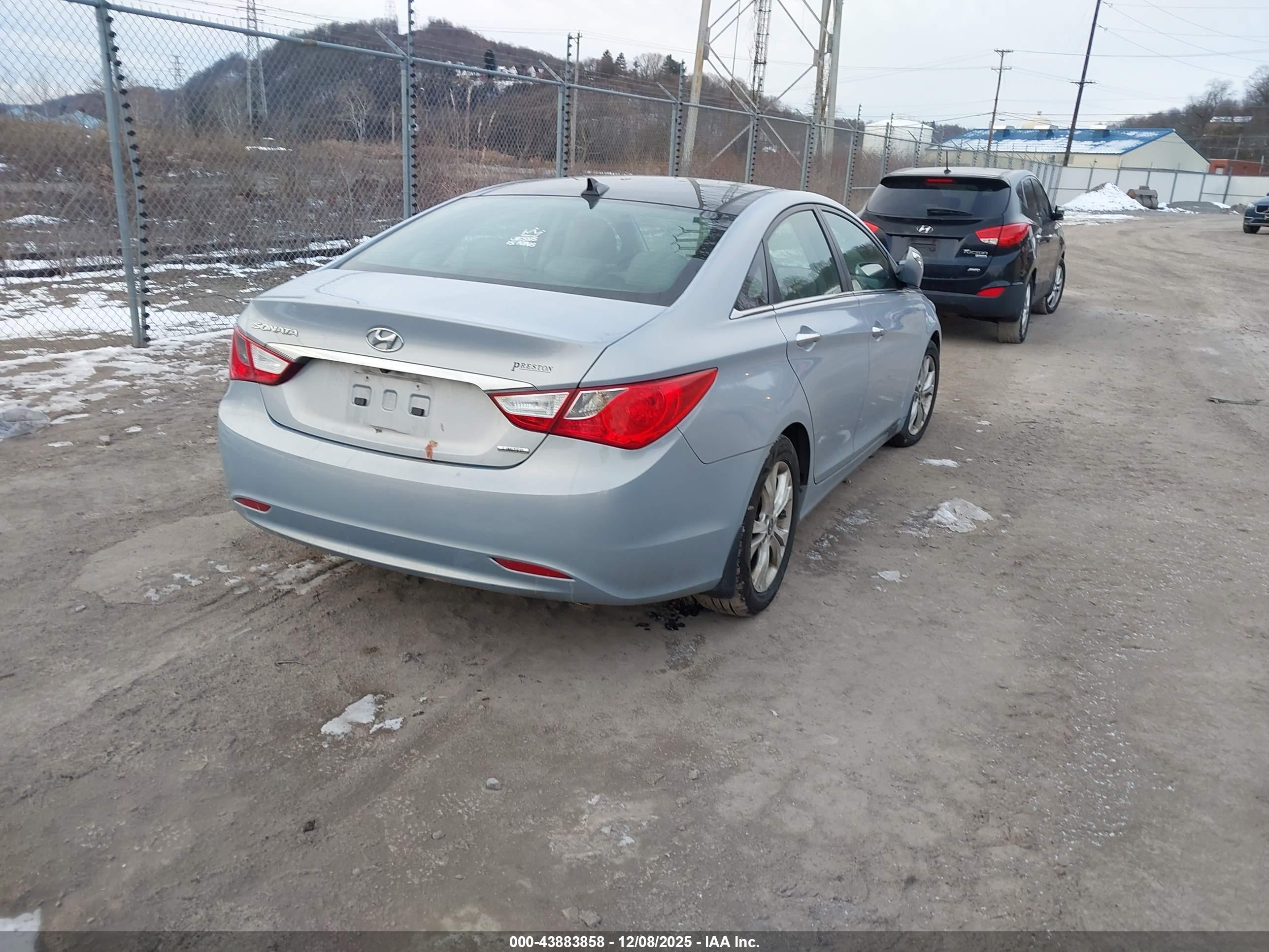 HYUNDAI SONATA image 4
