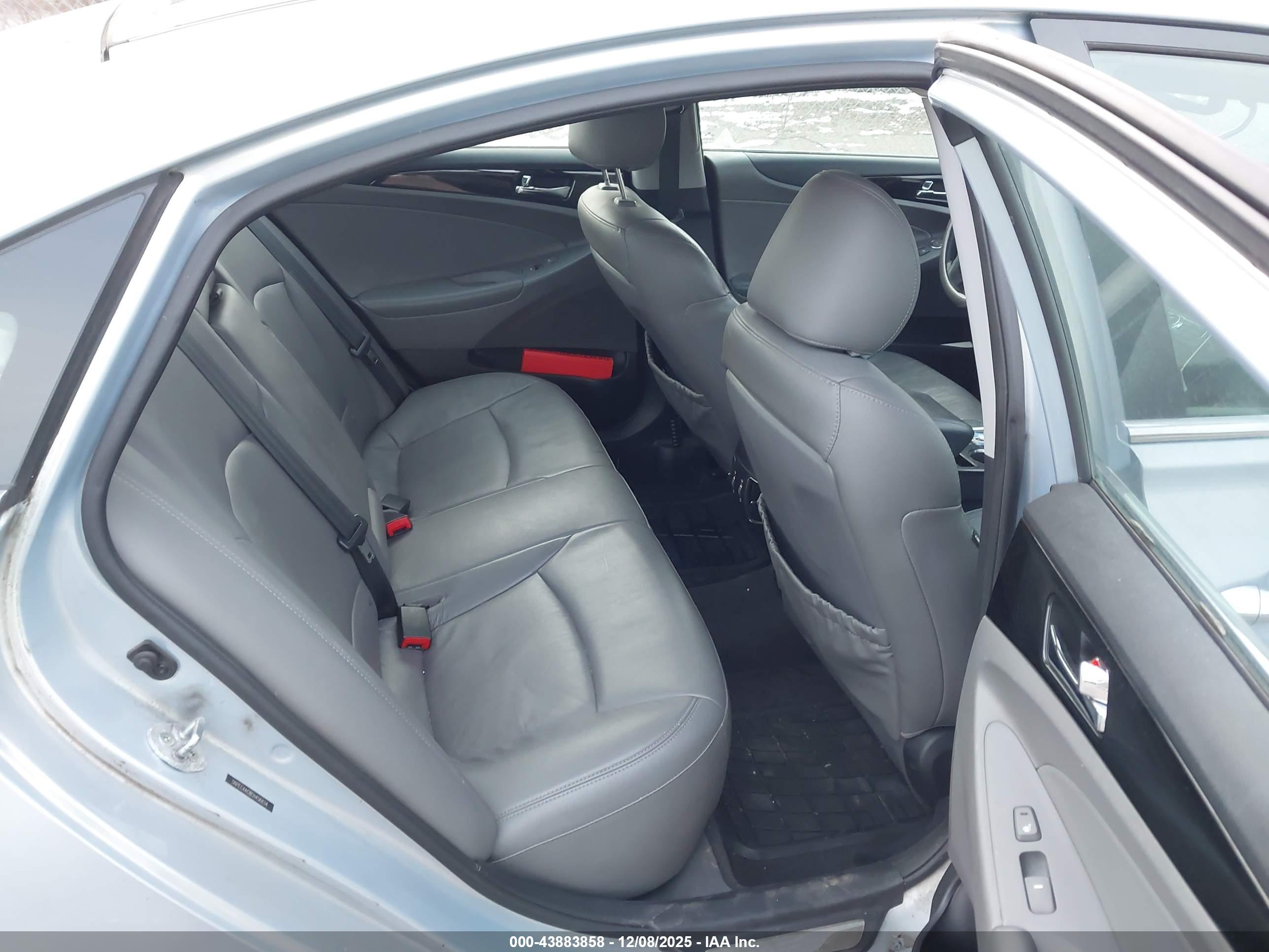 HYUNDAI SONATA image 8