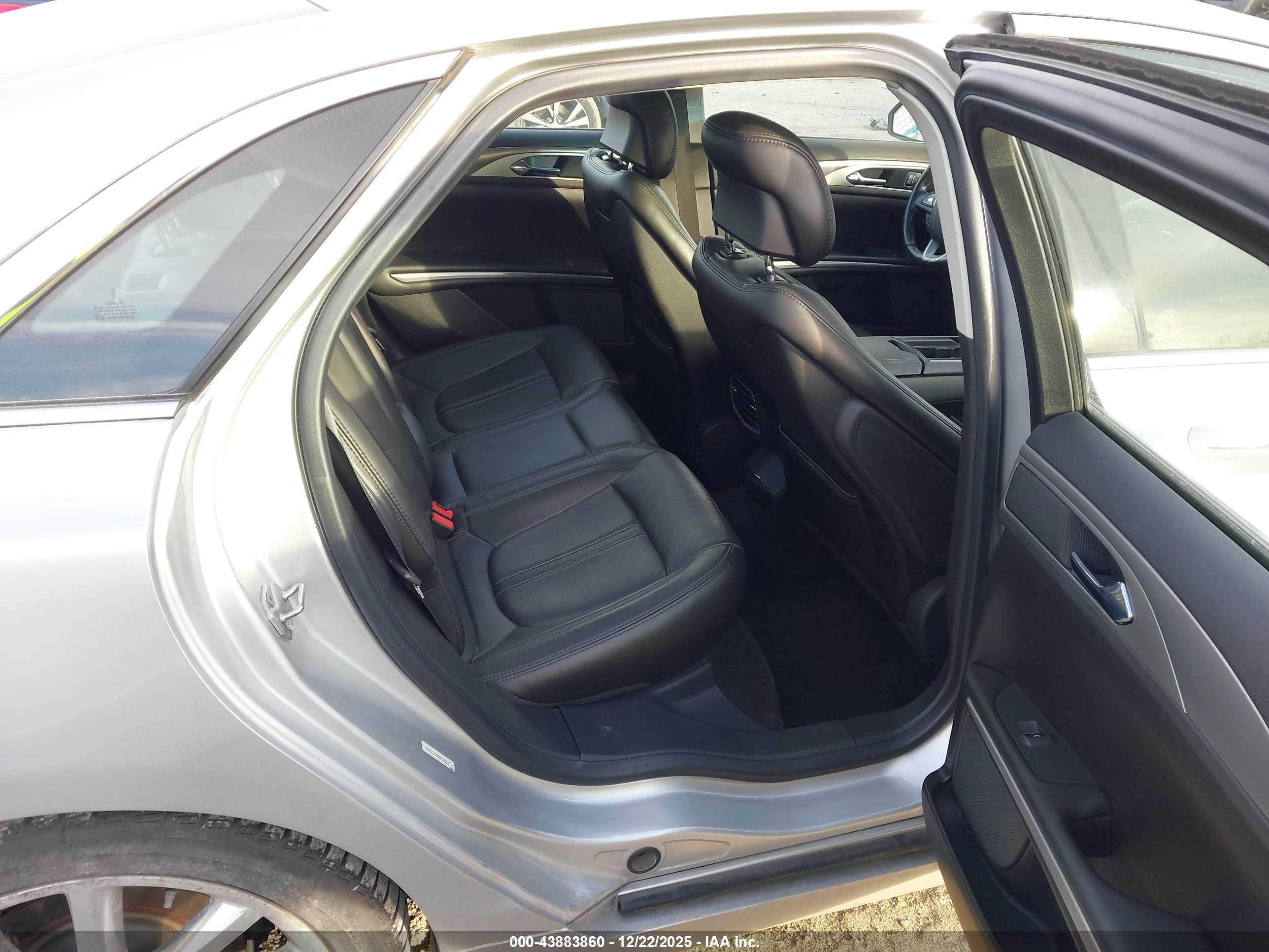 LINCOLN MKZ image 8