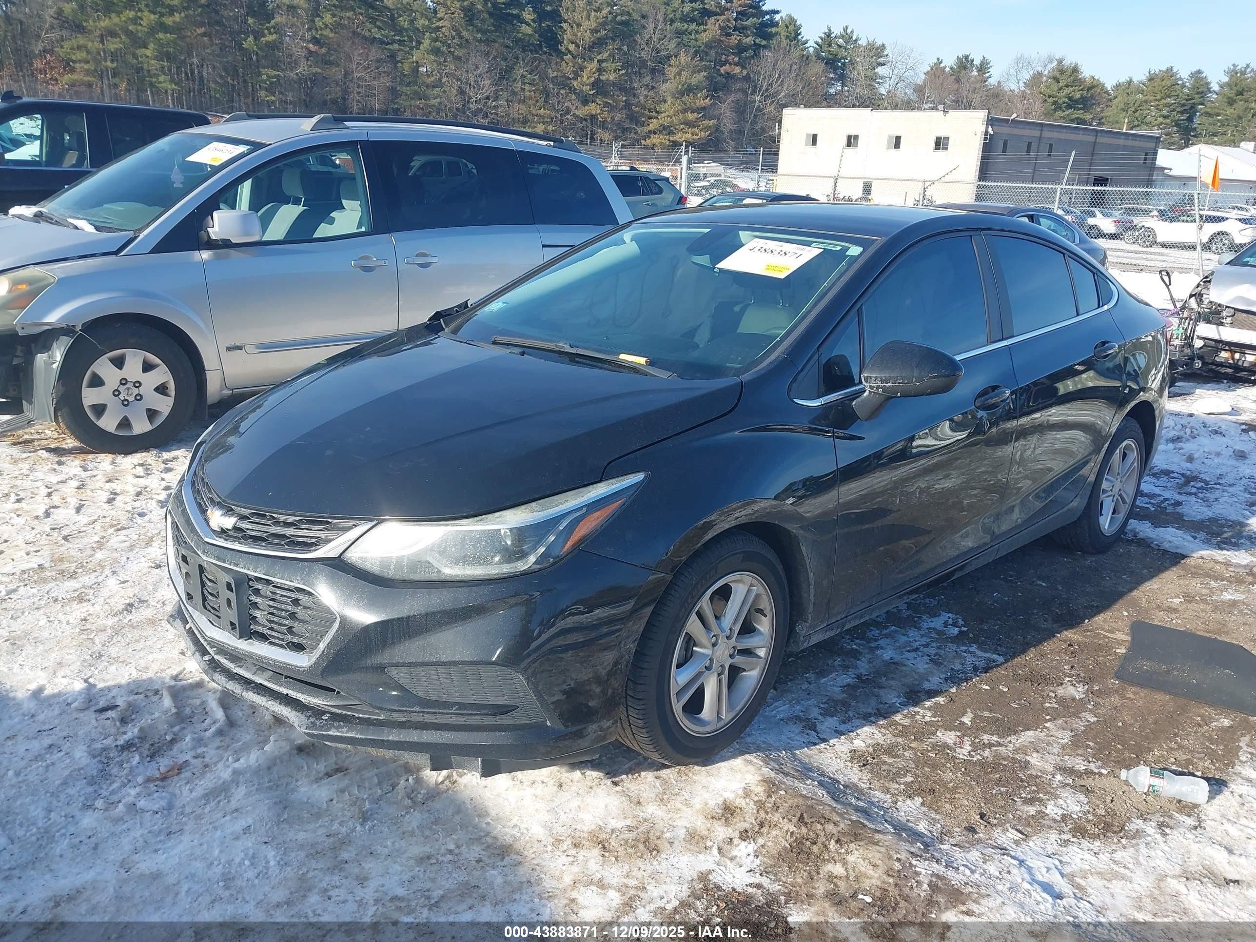 CHEVROLET CRUZE image 2