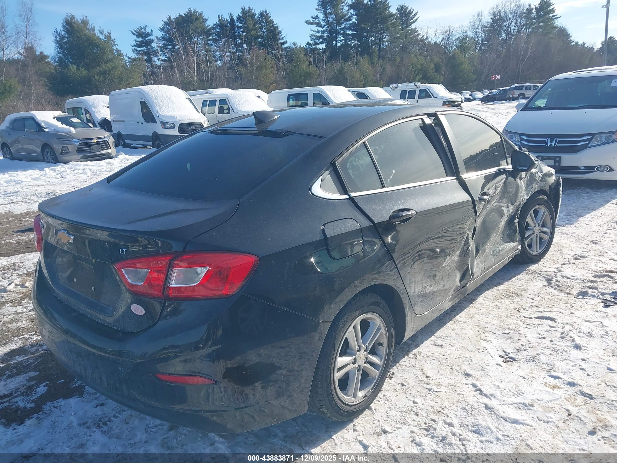 CHEVROLET CRUZE image 4