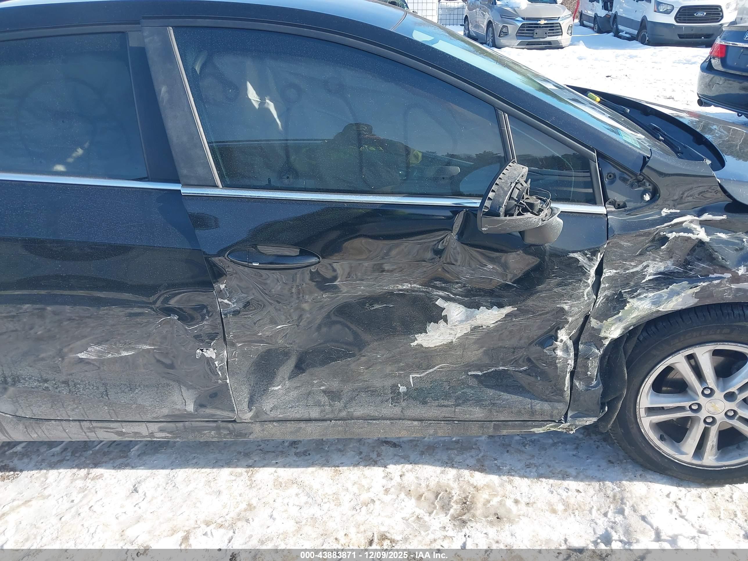 CHEVROLET CRUZE image 5