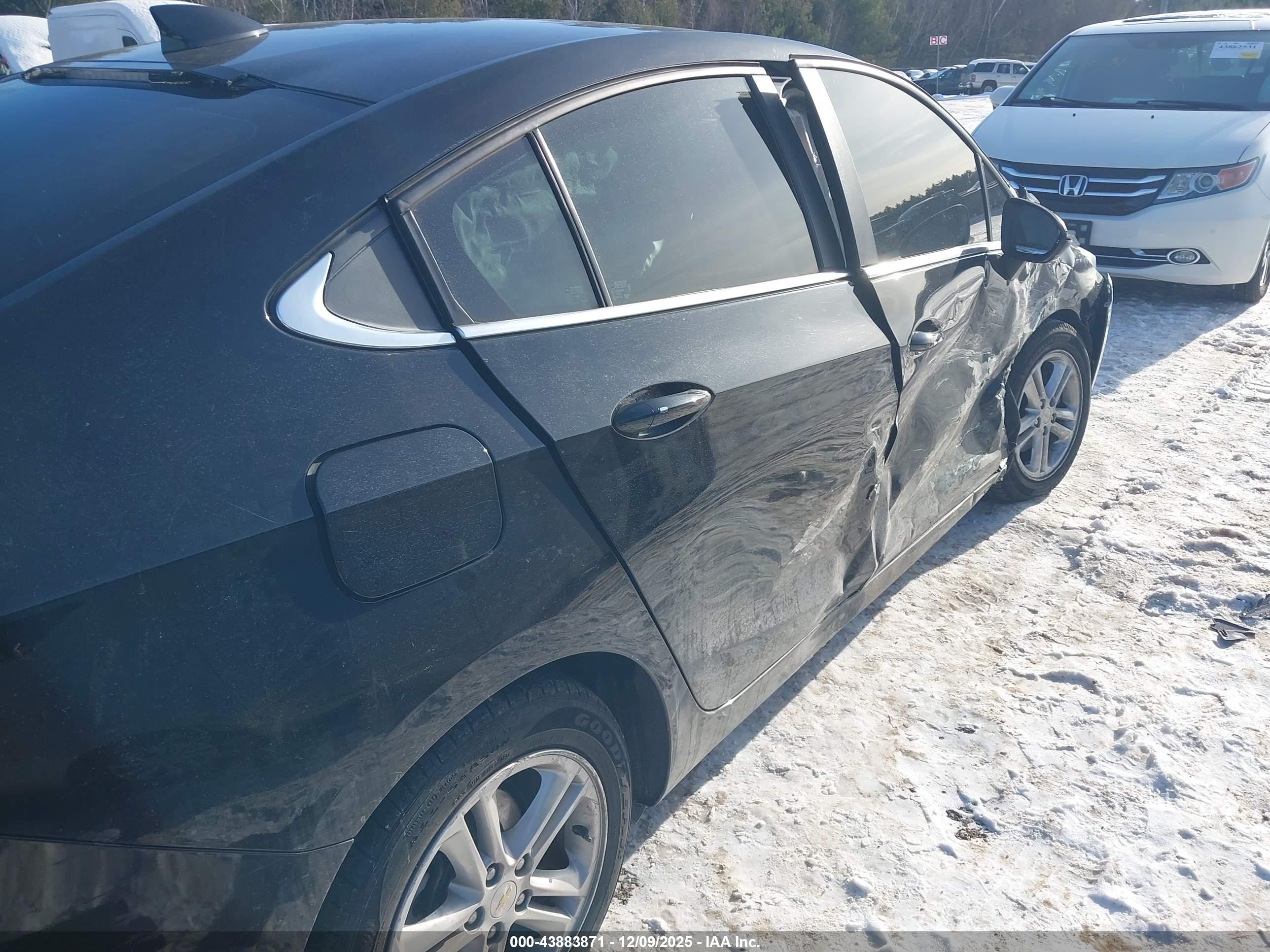 CHEVROLET CRUZE image 6