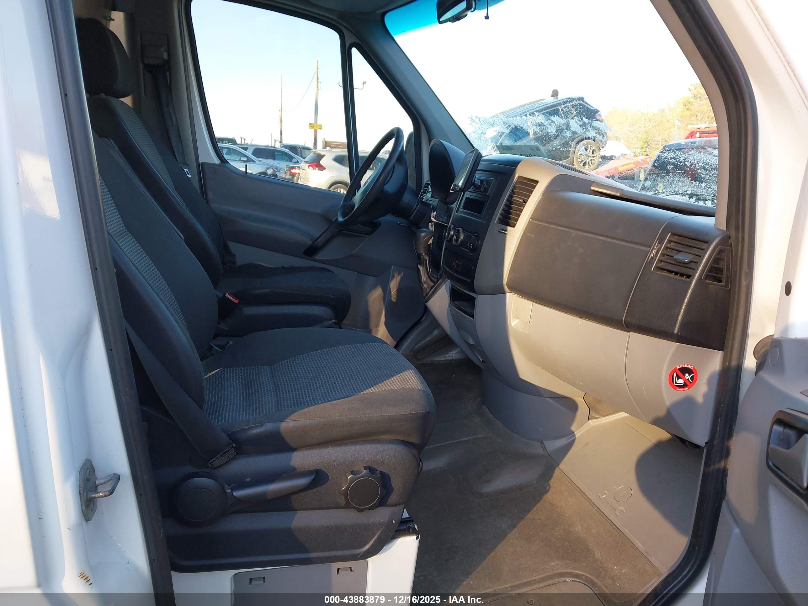 MERCEDES-BENZ SPRINTER image 5