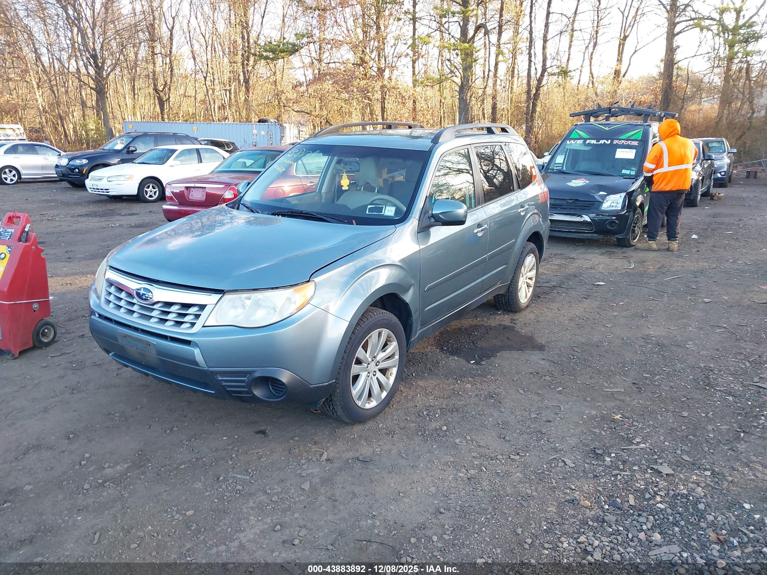 SUBARU FORESTER image 2