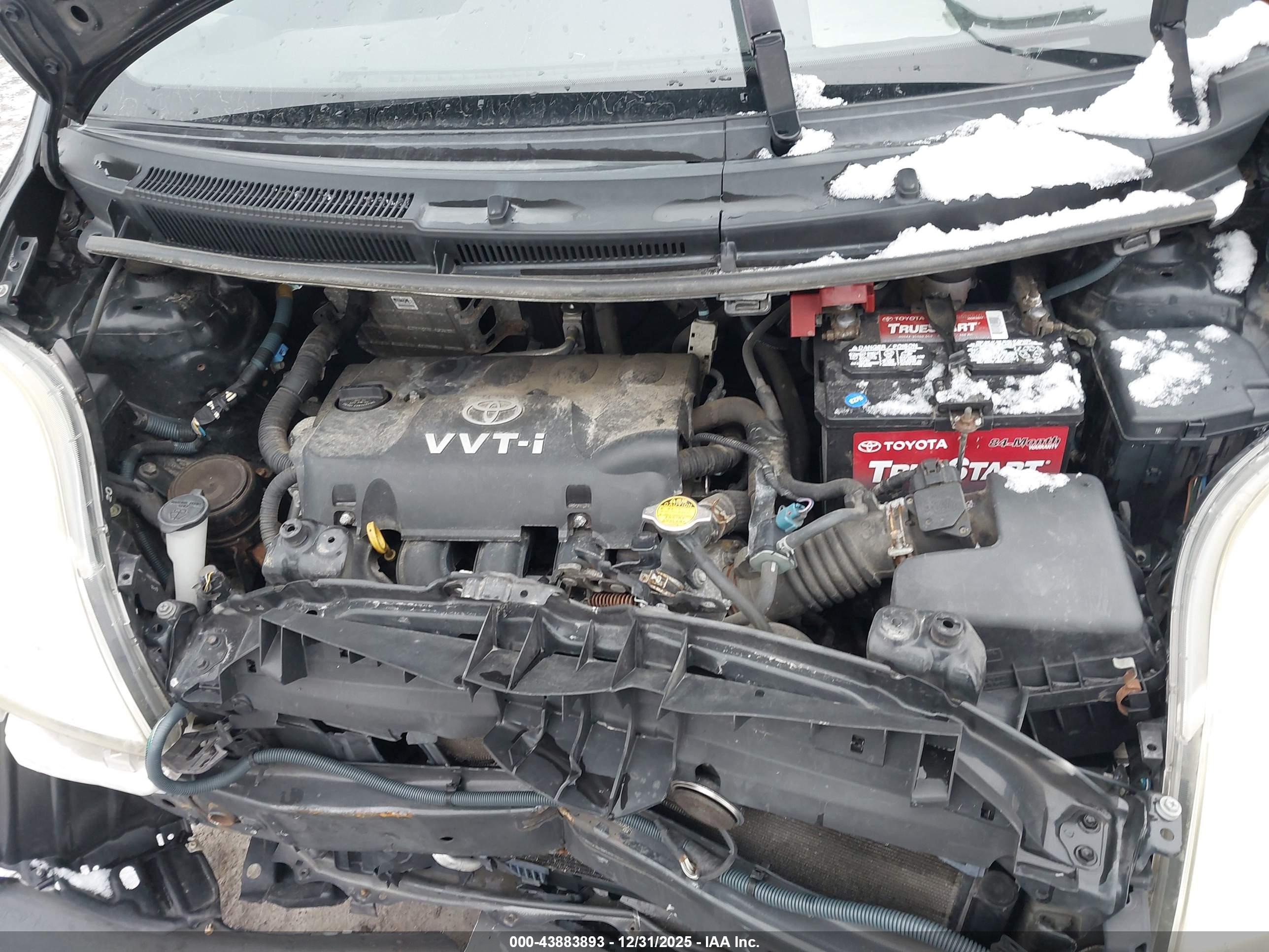 TOYOTA YARIS image 10