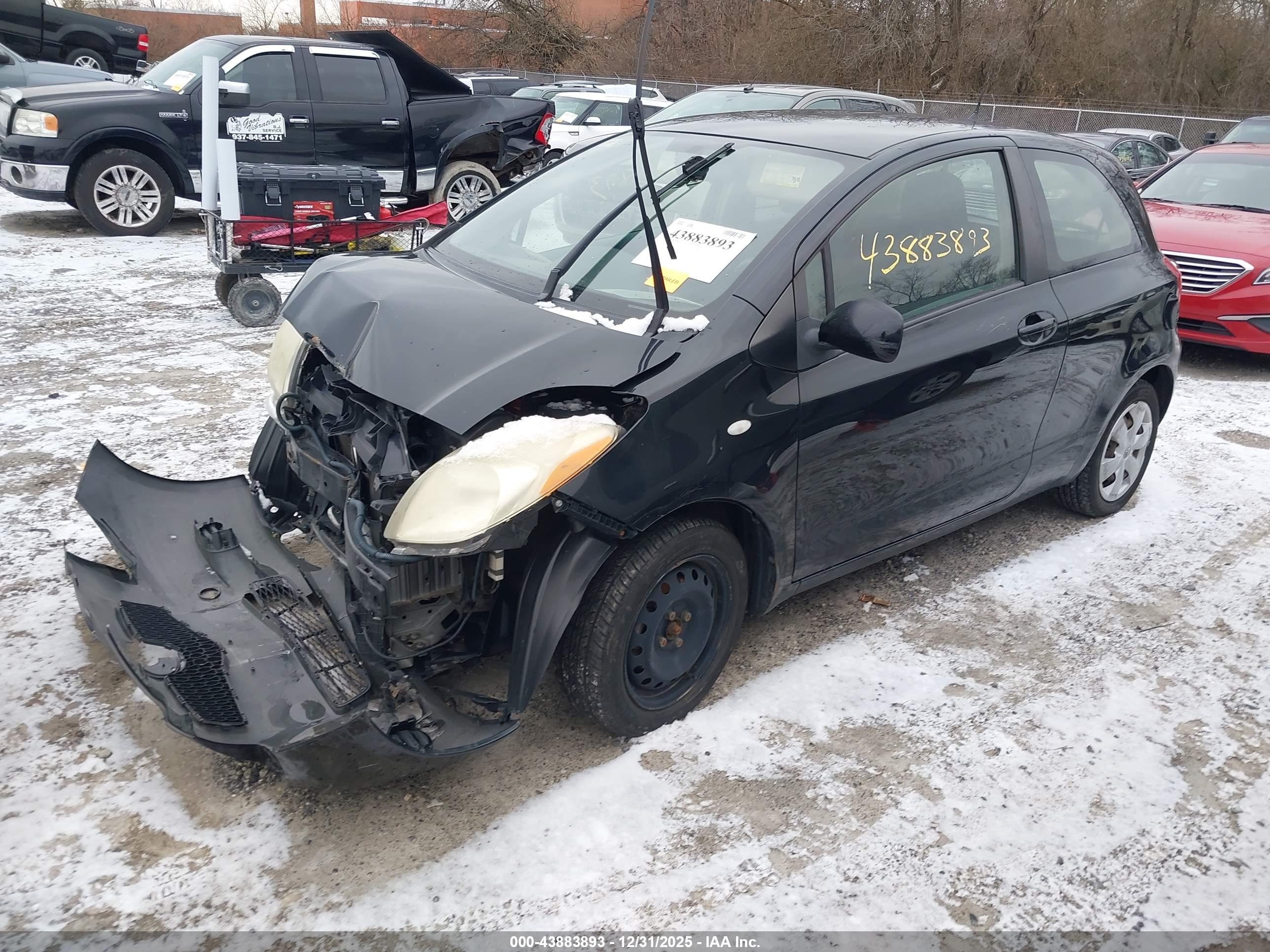 TOYOTA YARIS image 2