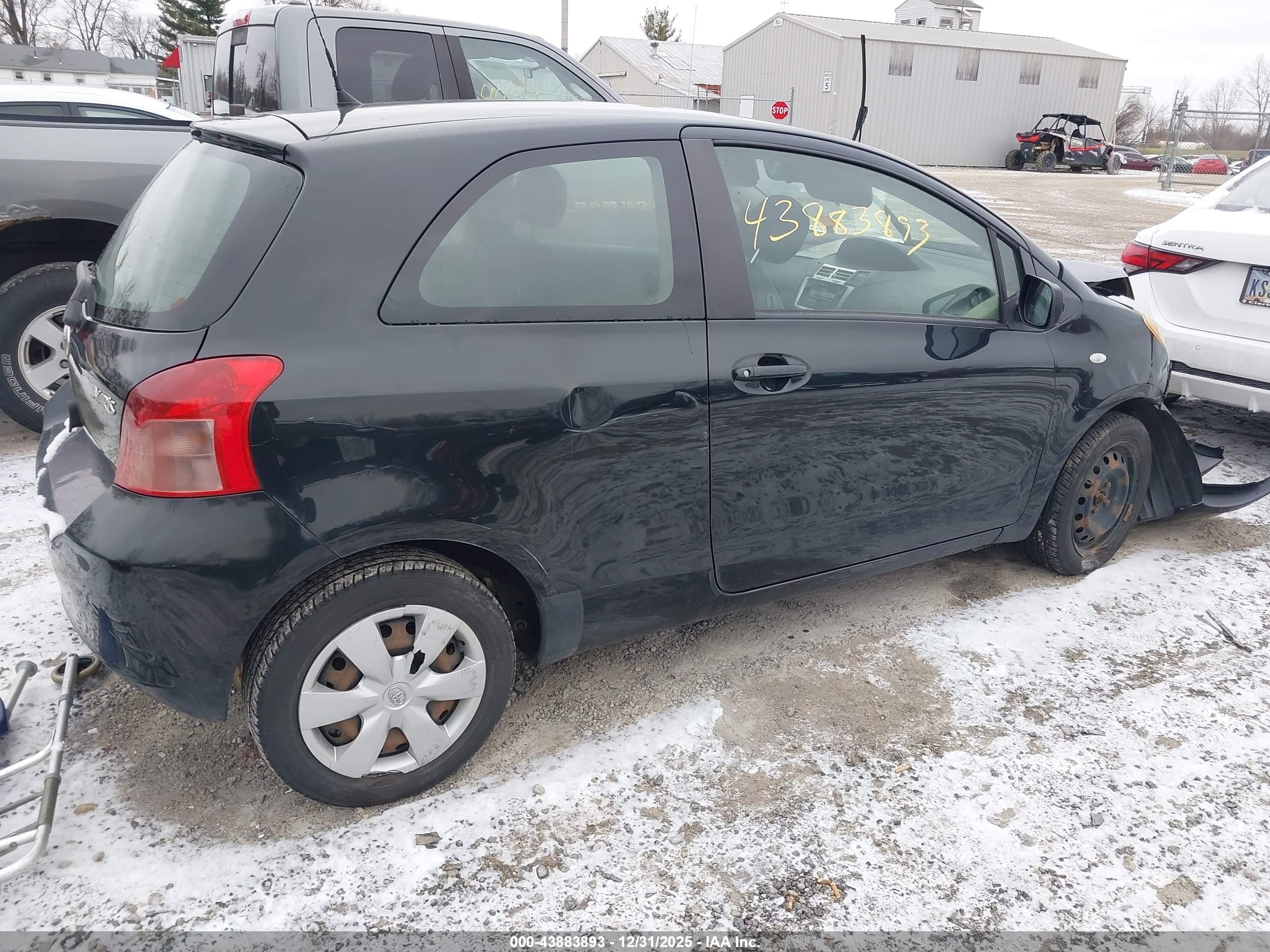 TOYOTA YARIS image 4
