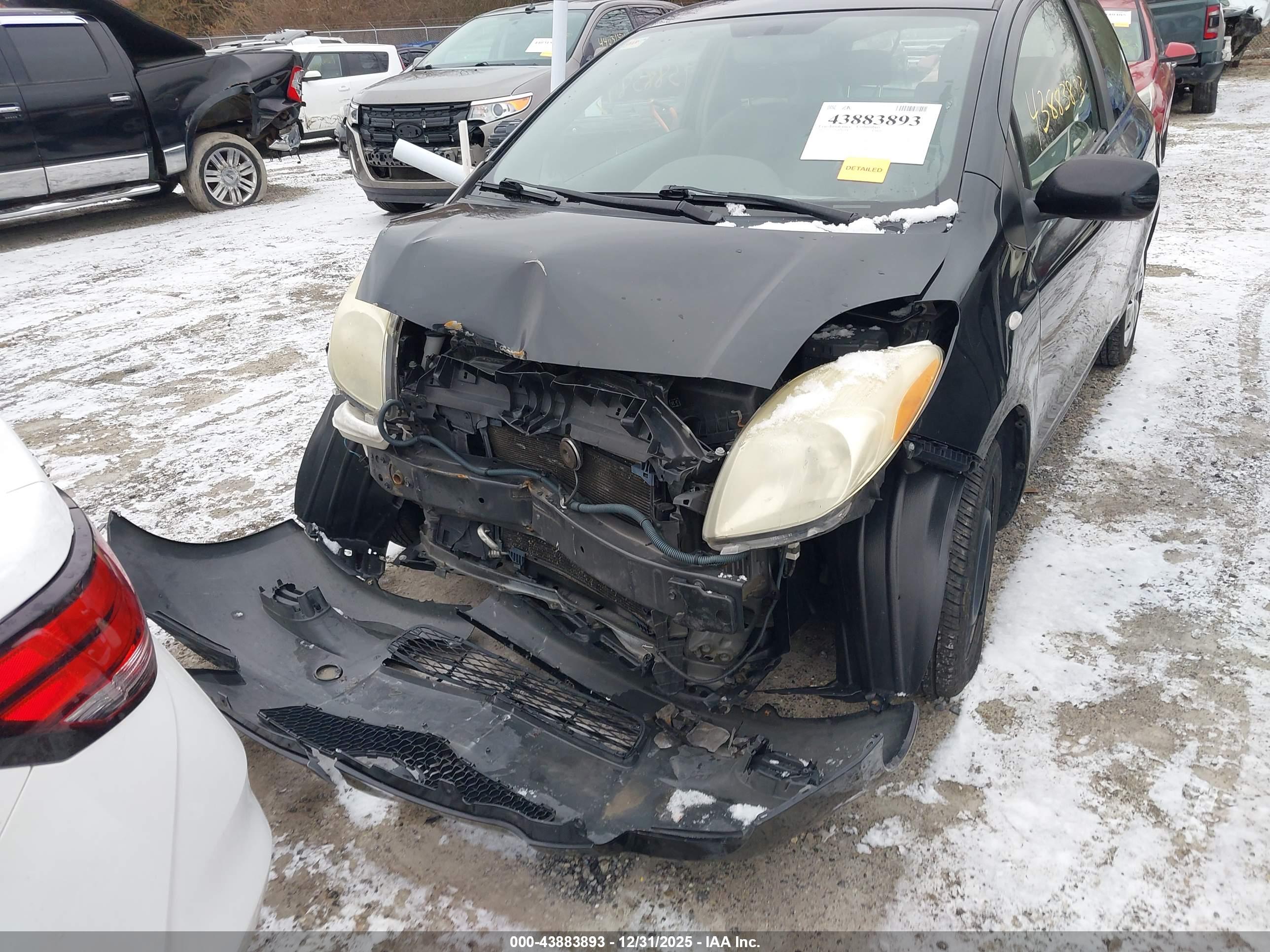 TOYOTA YARIS image 6