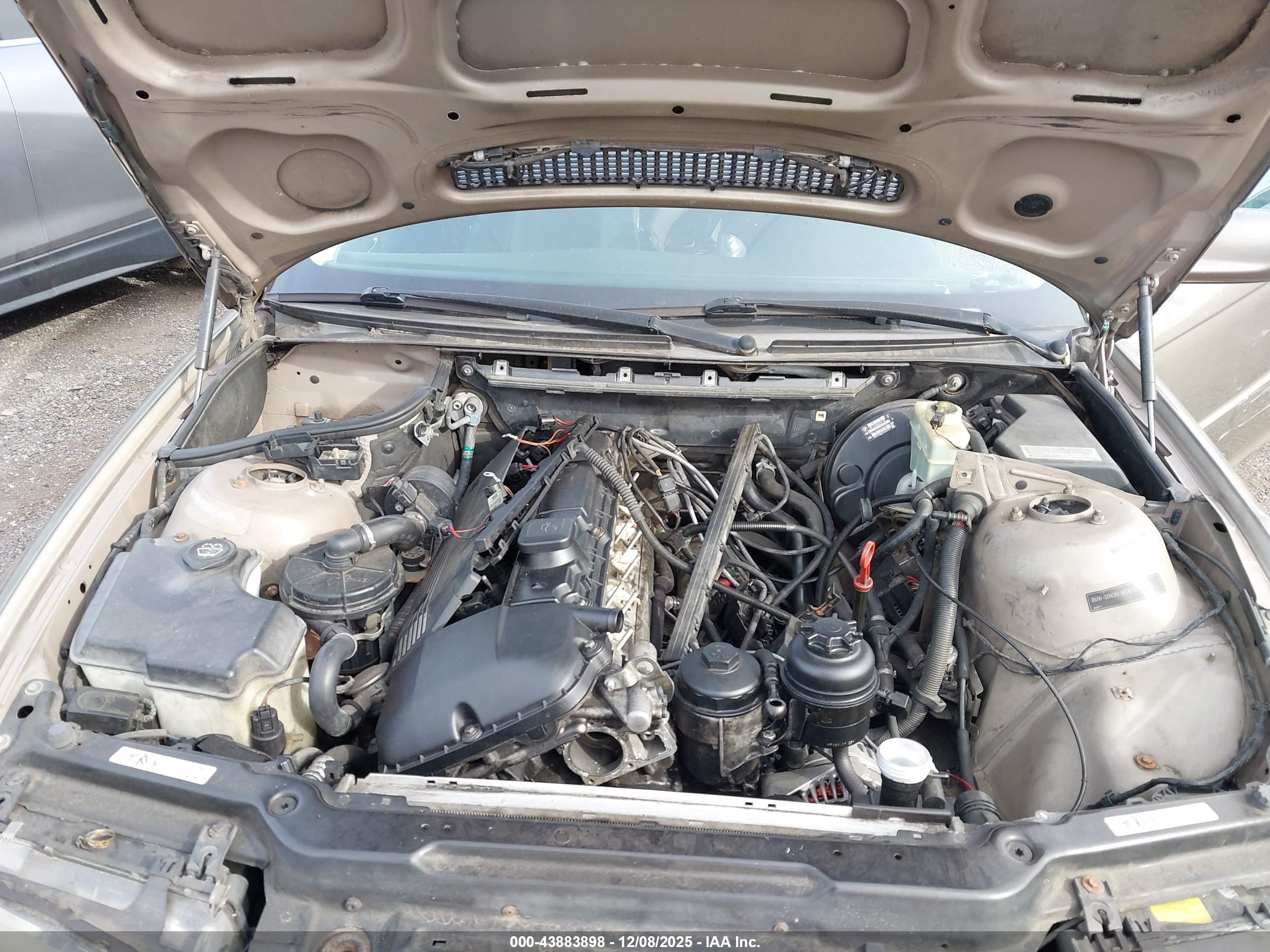 BMW 330CI image 10