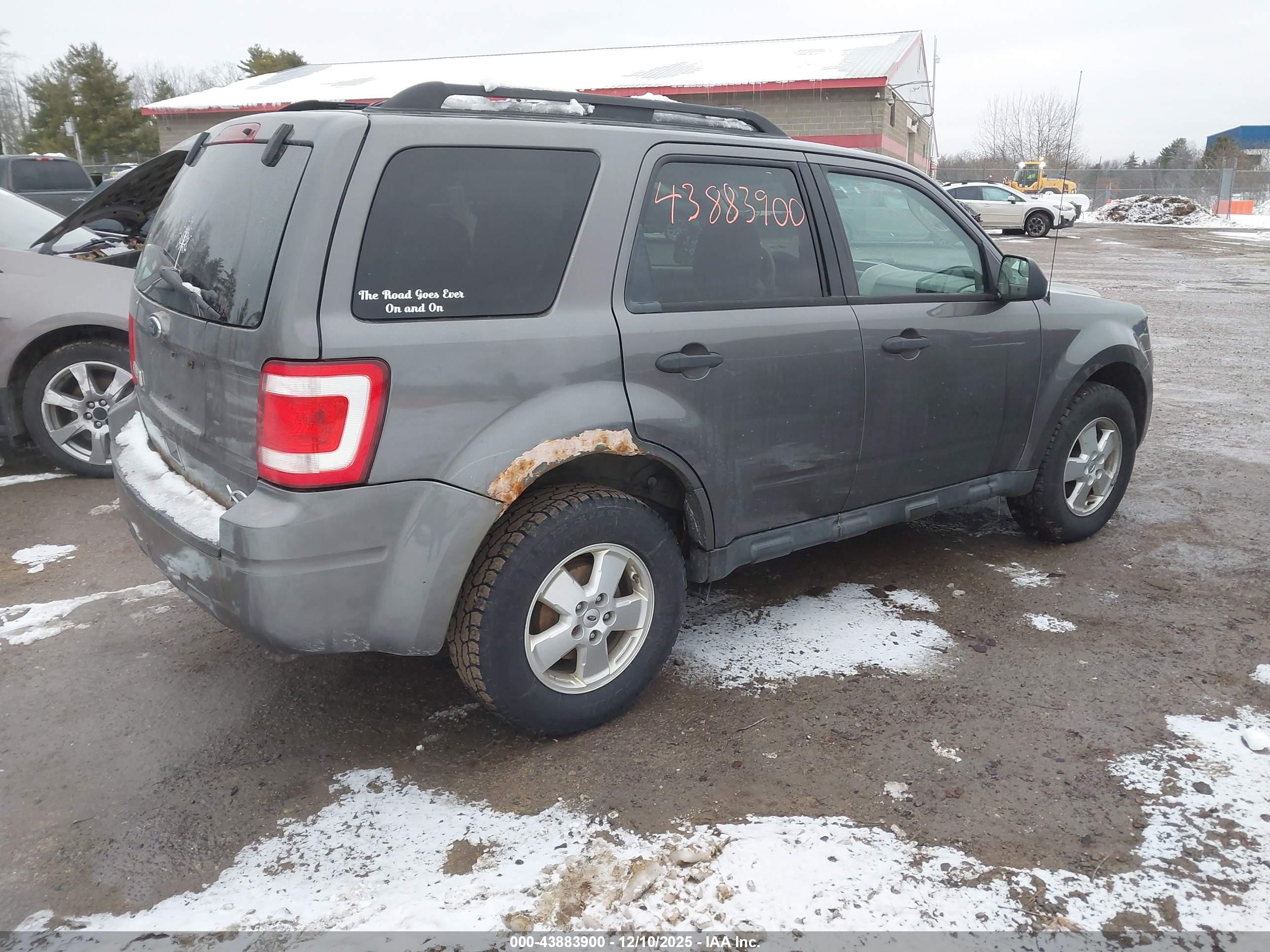 FORD ESCAPE image 4