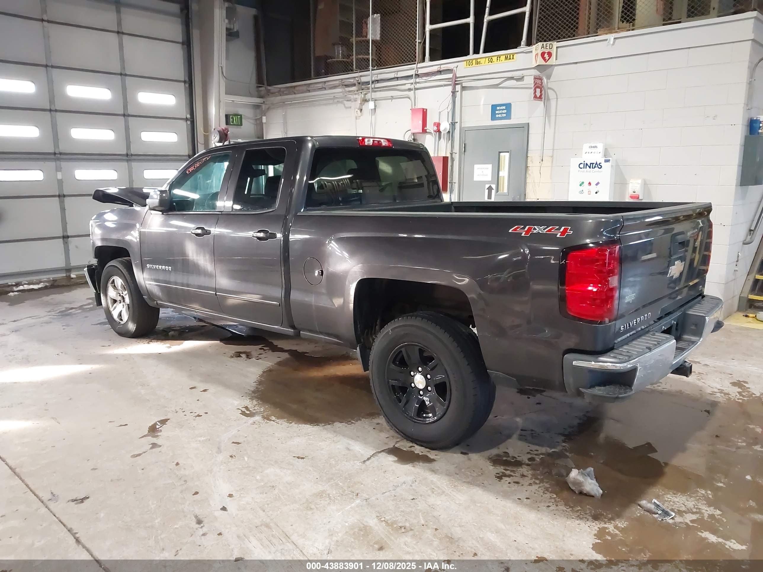 CHEVROLET SILVERADO image 3