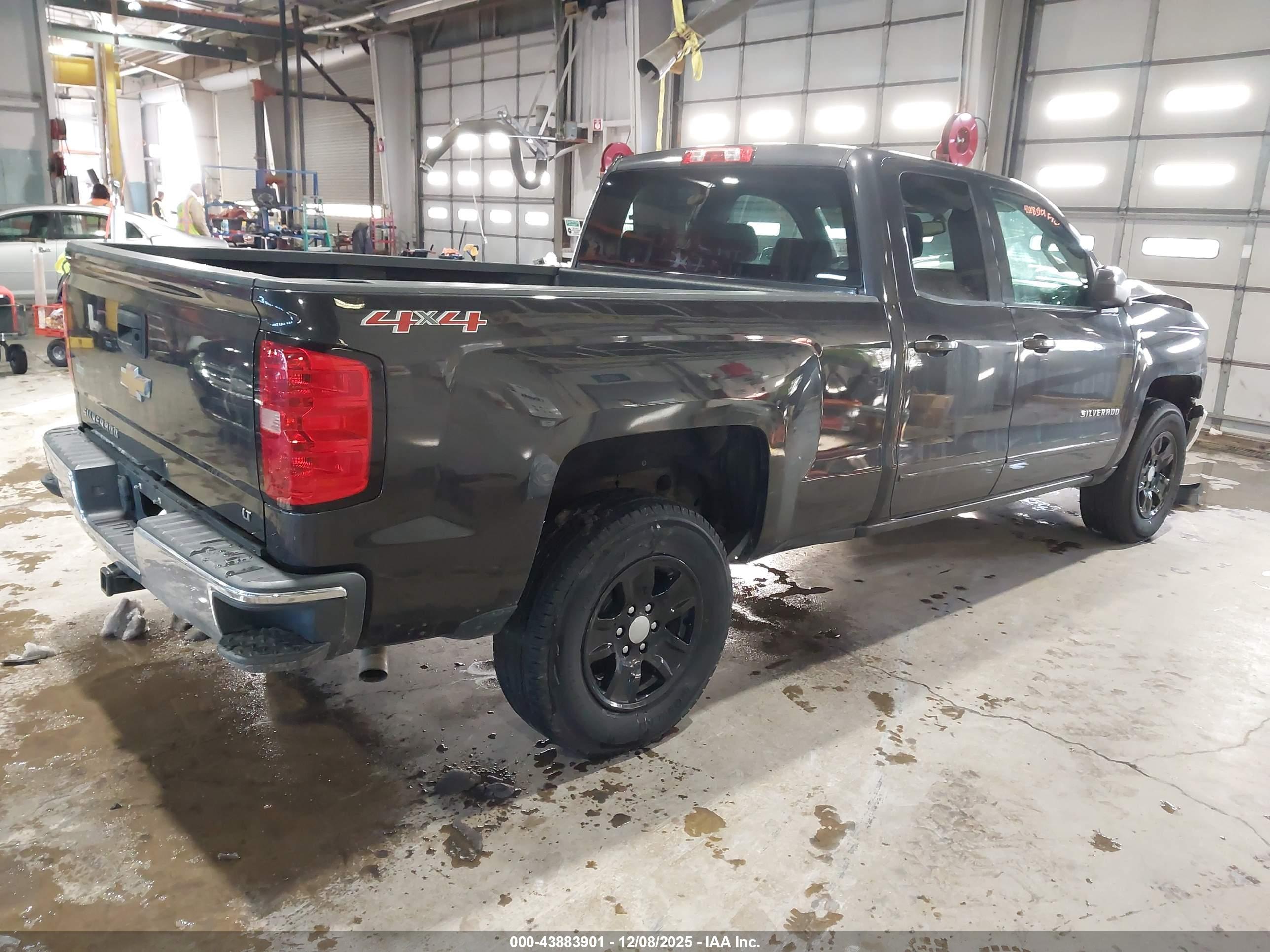 CHEVROLET SILVERADO image 4