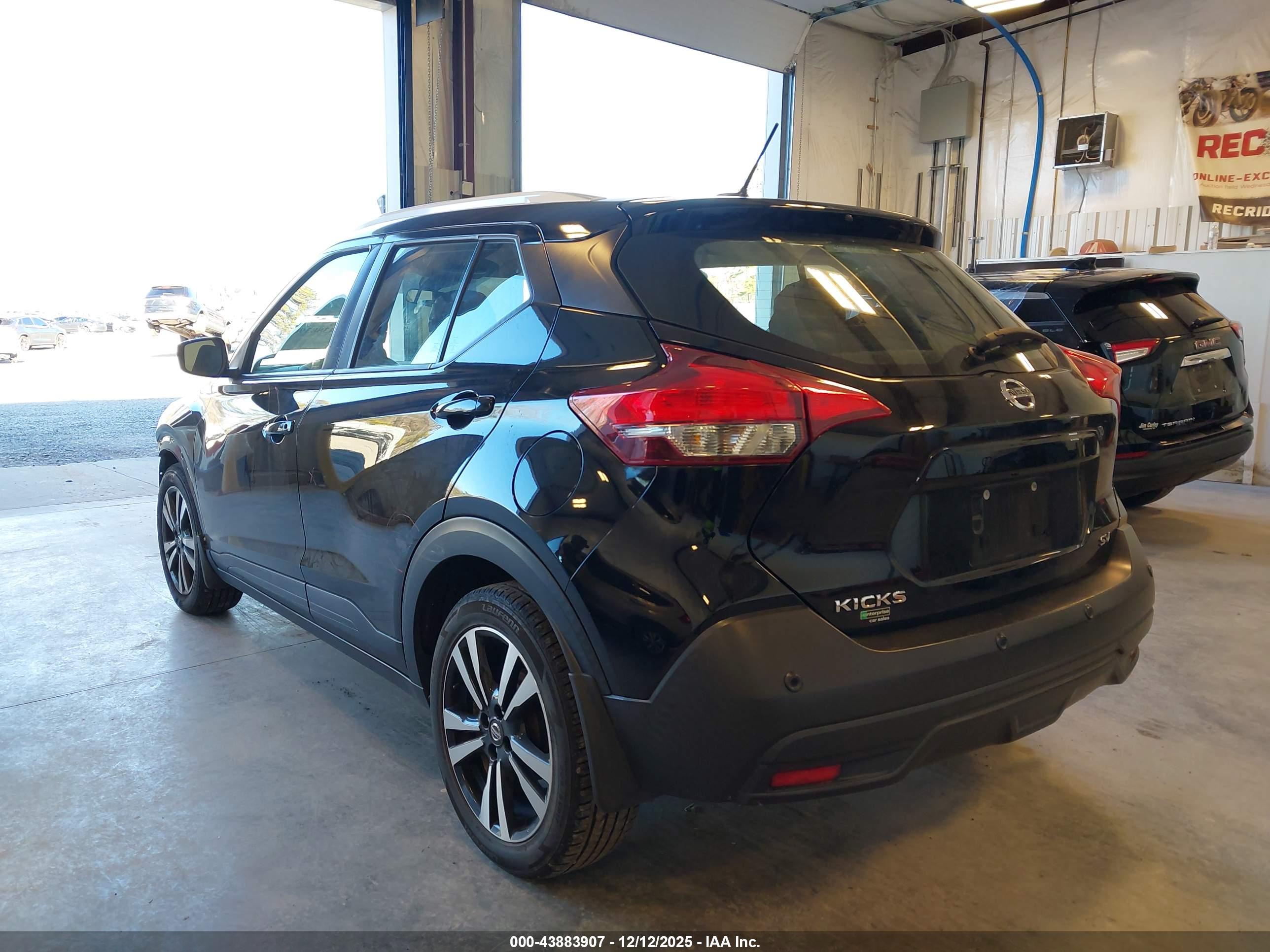 NISSAN KICKS image 3