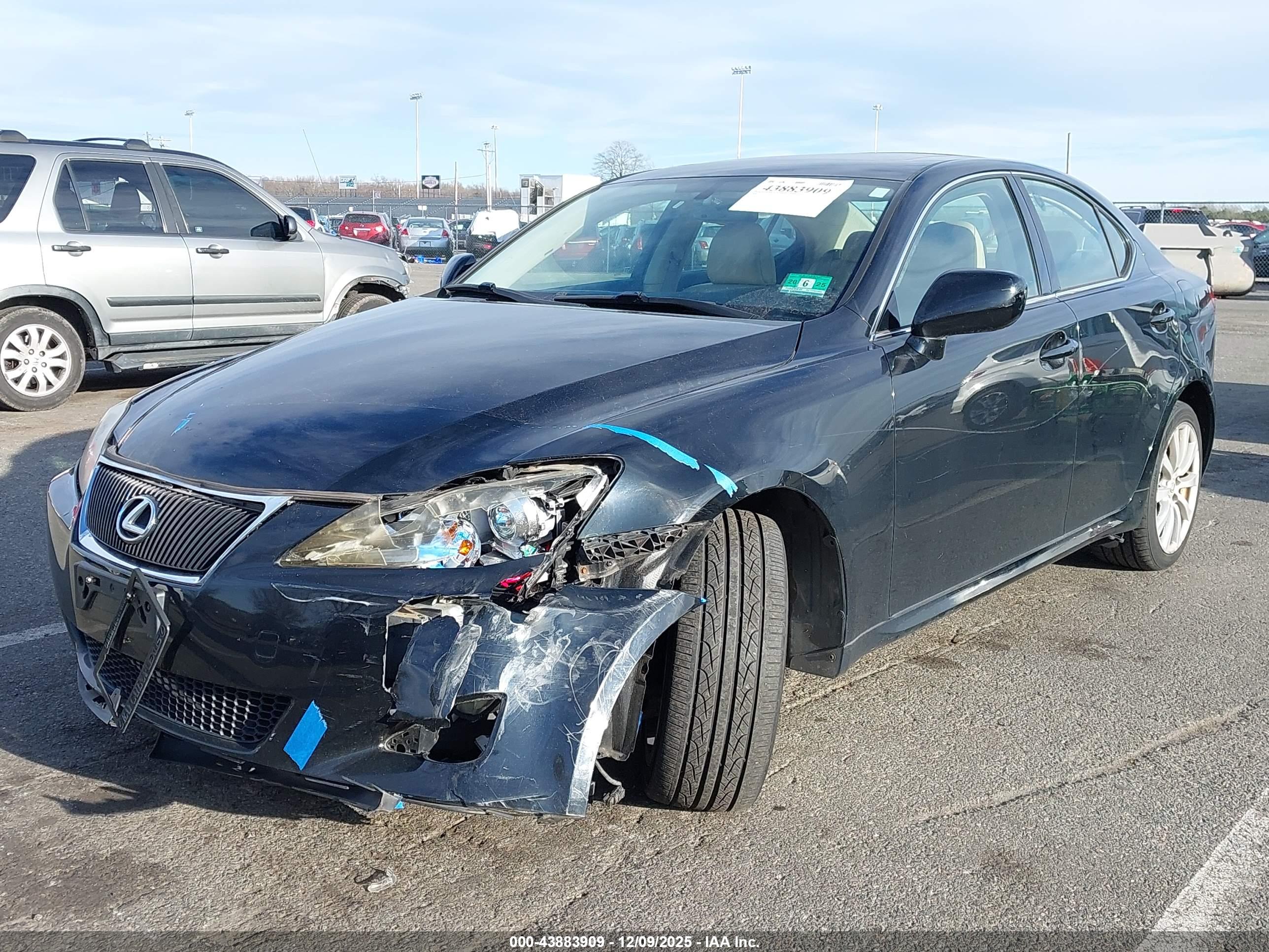 LEXUS IS image 2