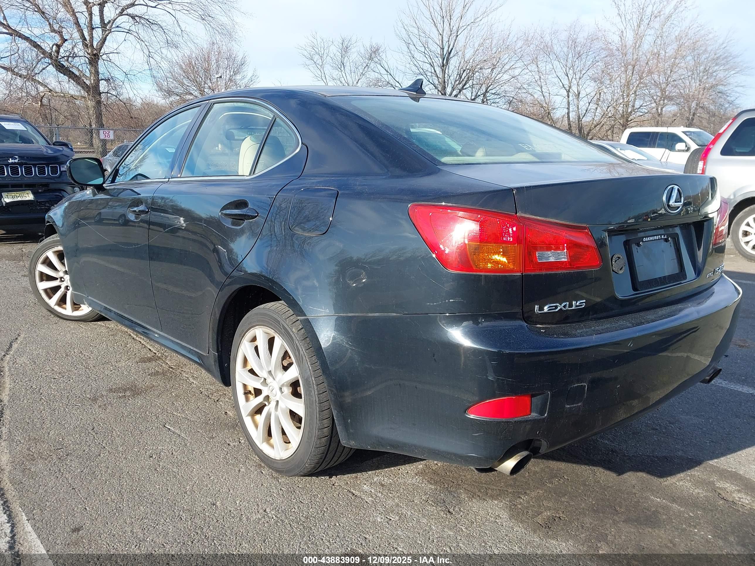 LEXUS IS image 3
