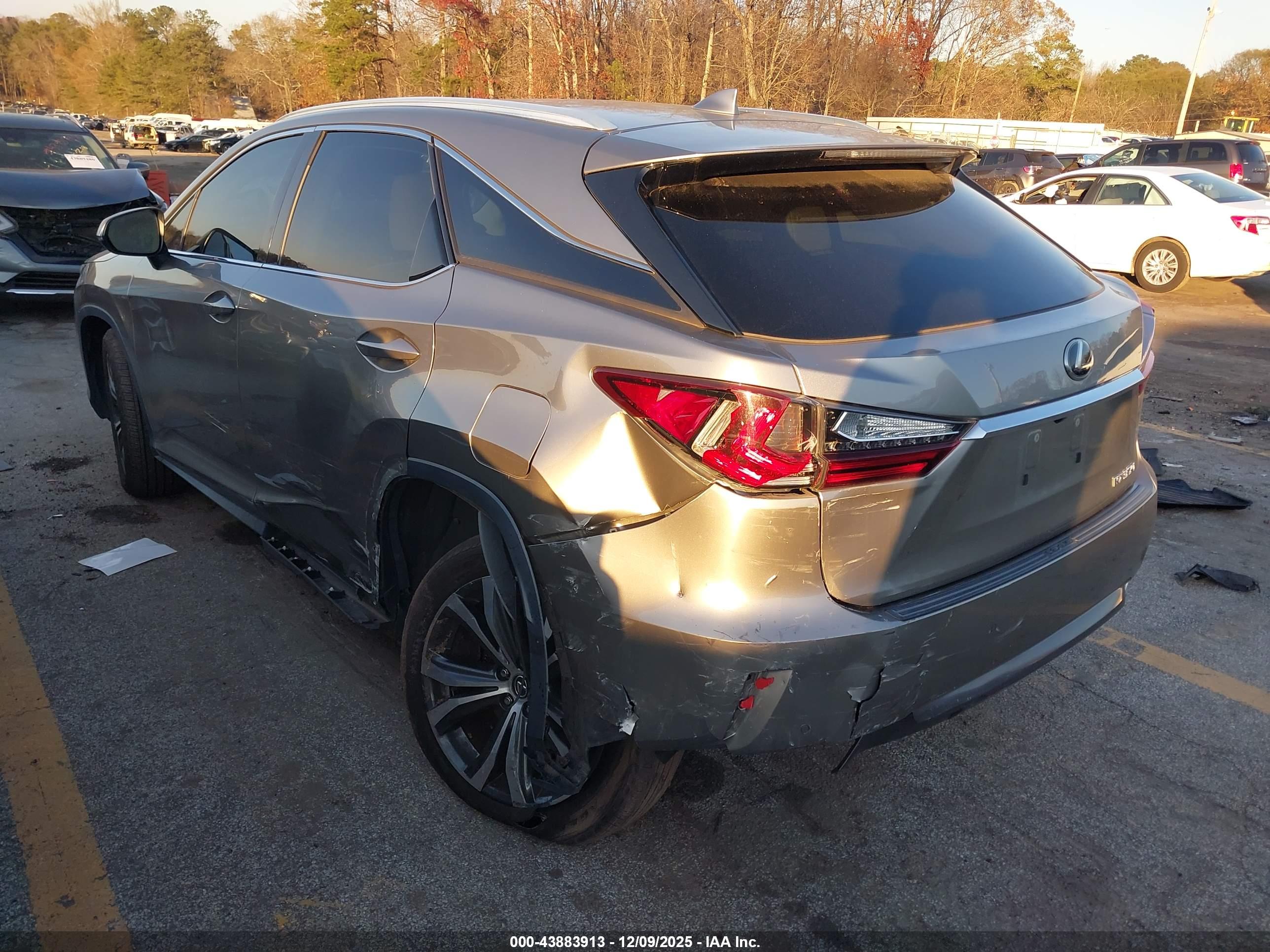 LEXUS RX image 3