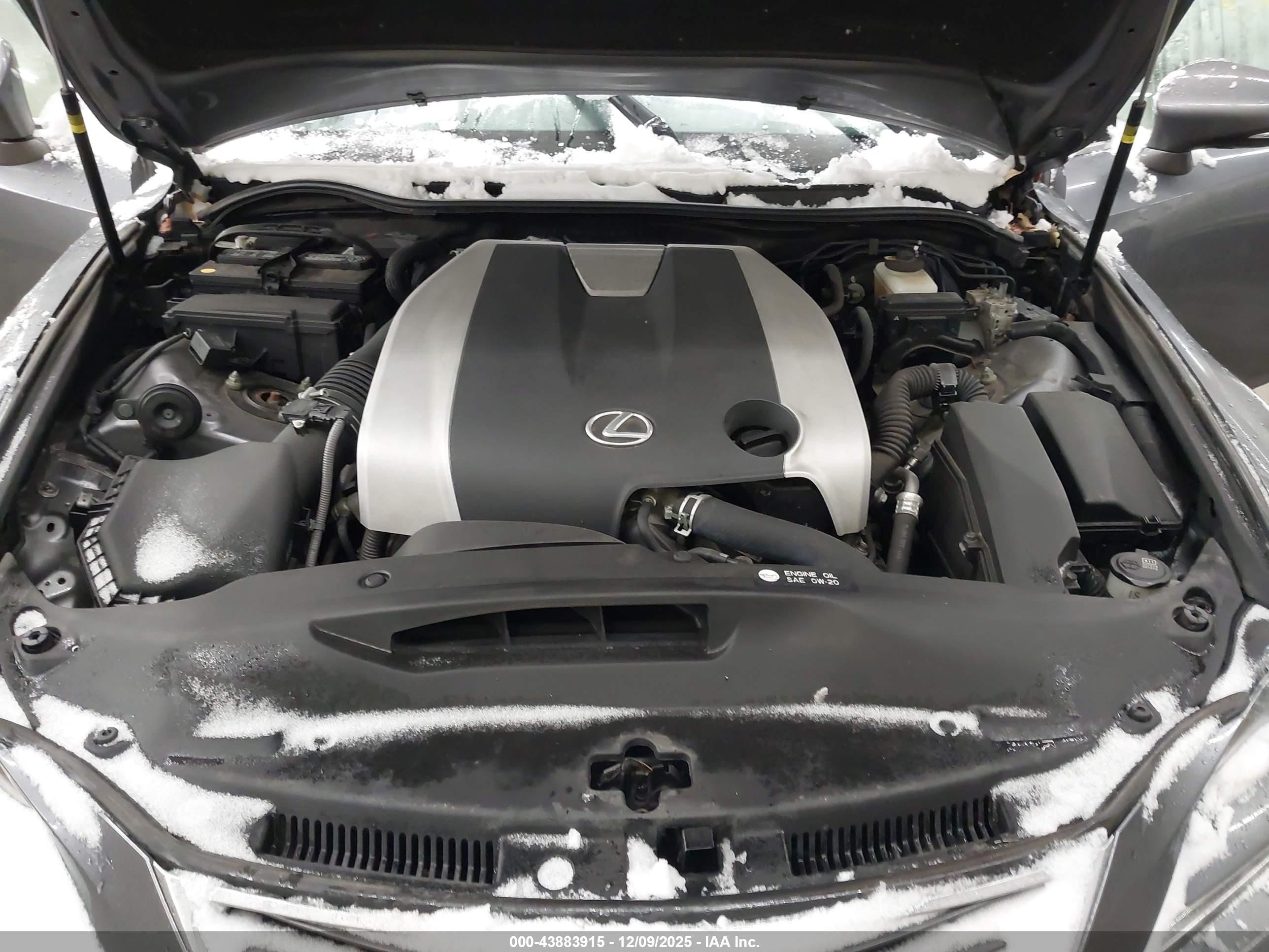 LEXUS IS image 10