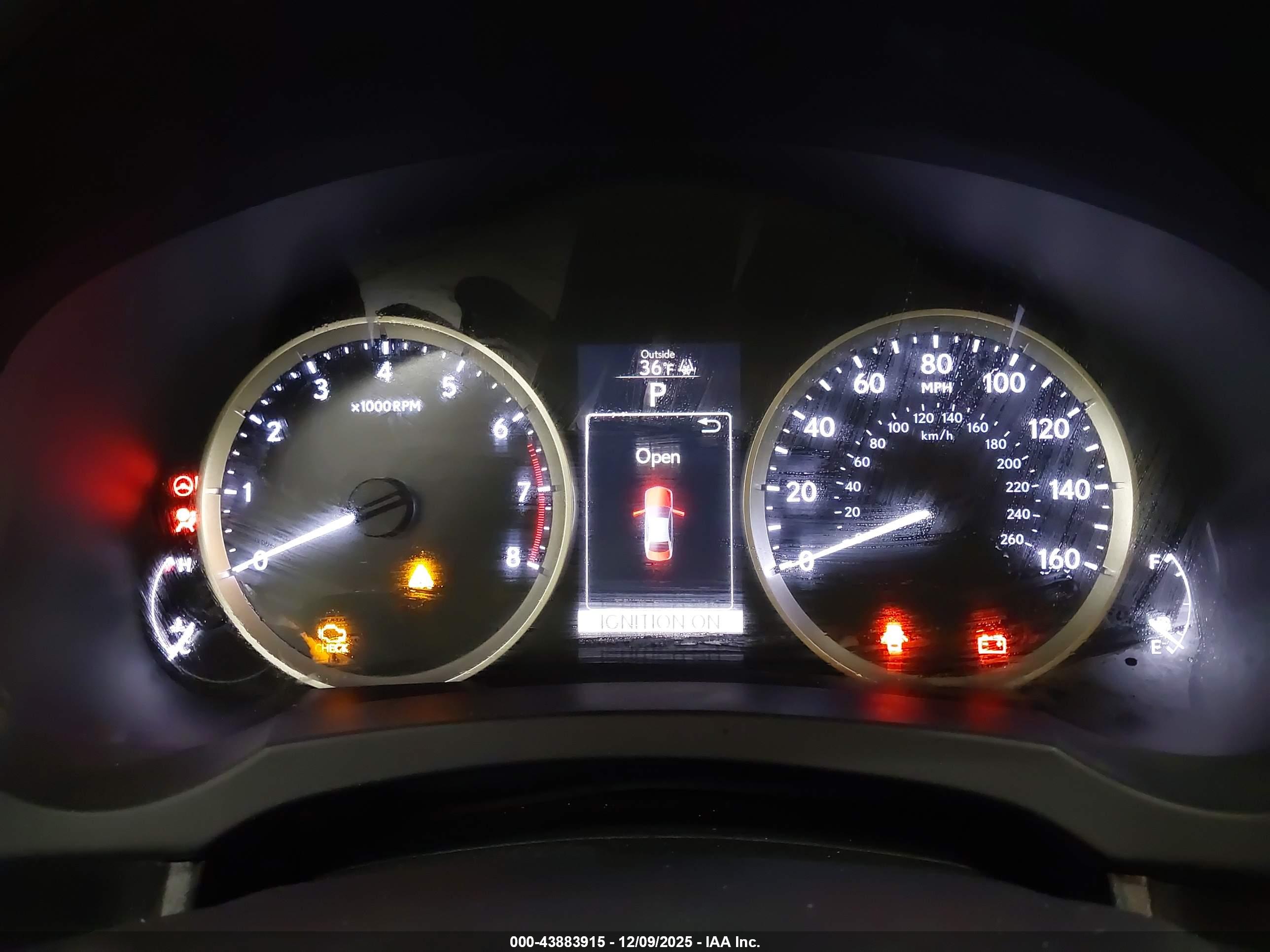 LEXUS IS image 7