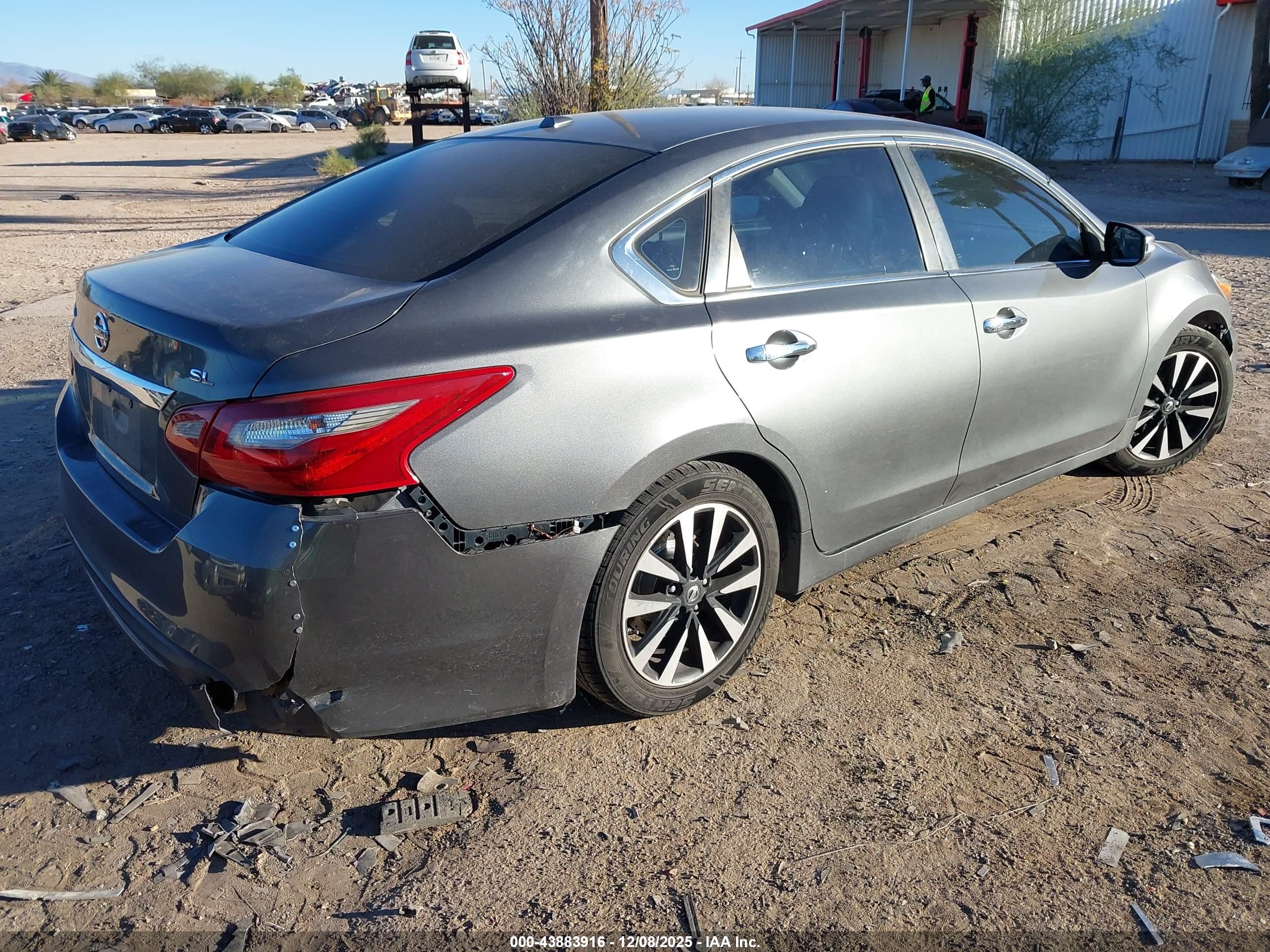 NISSAN ALTIMA image 4