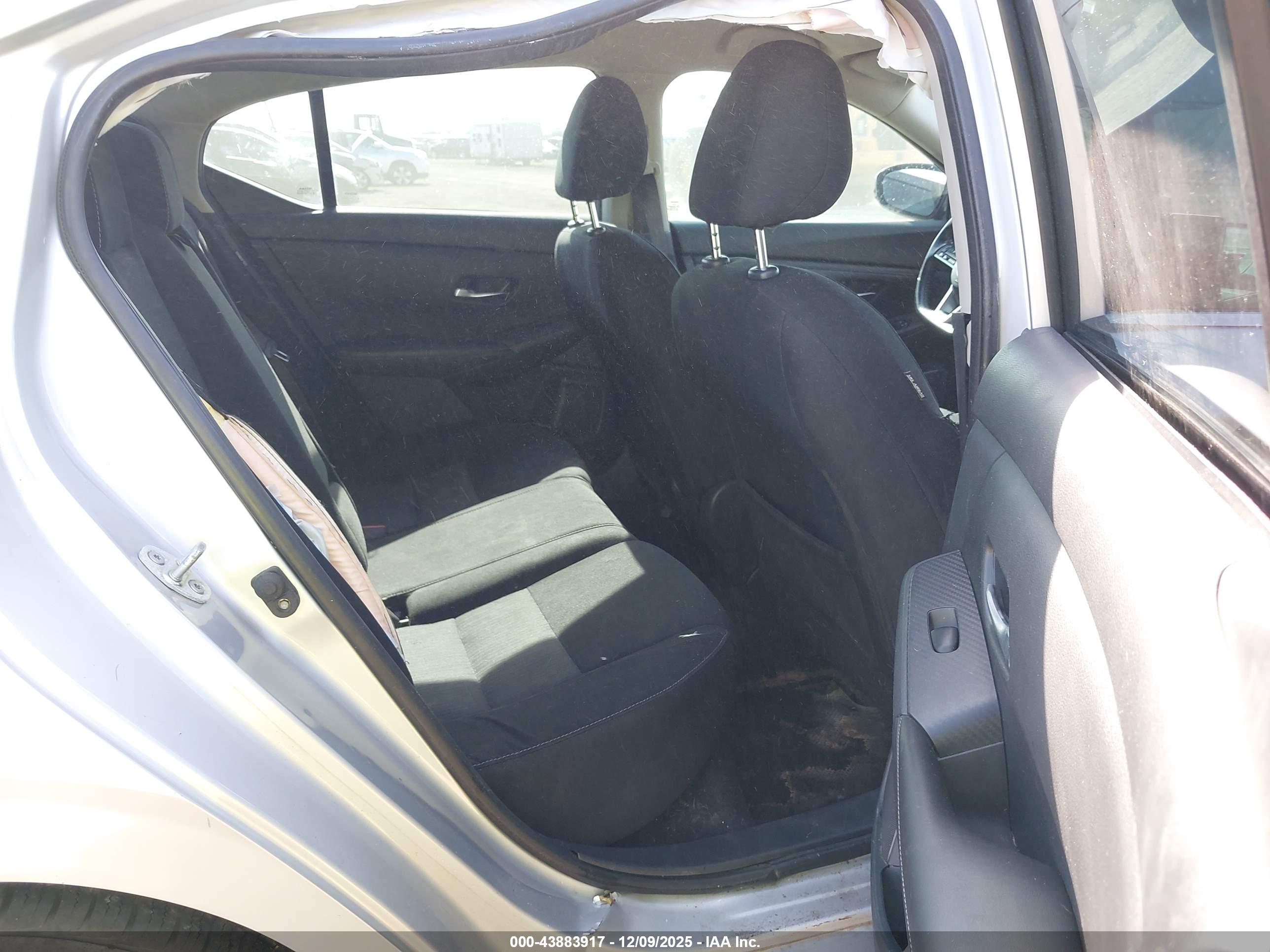 NISSAN SENTRA image 8