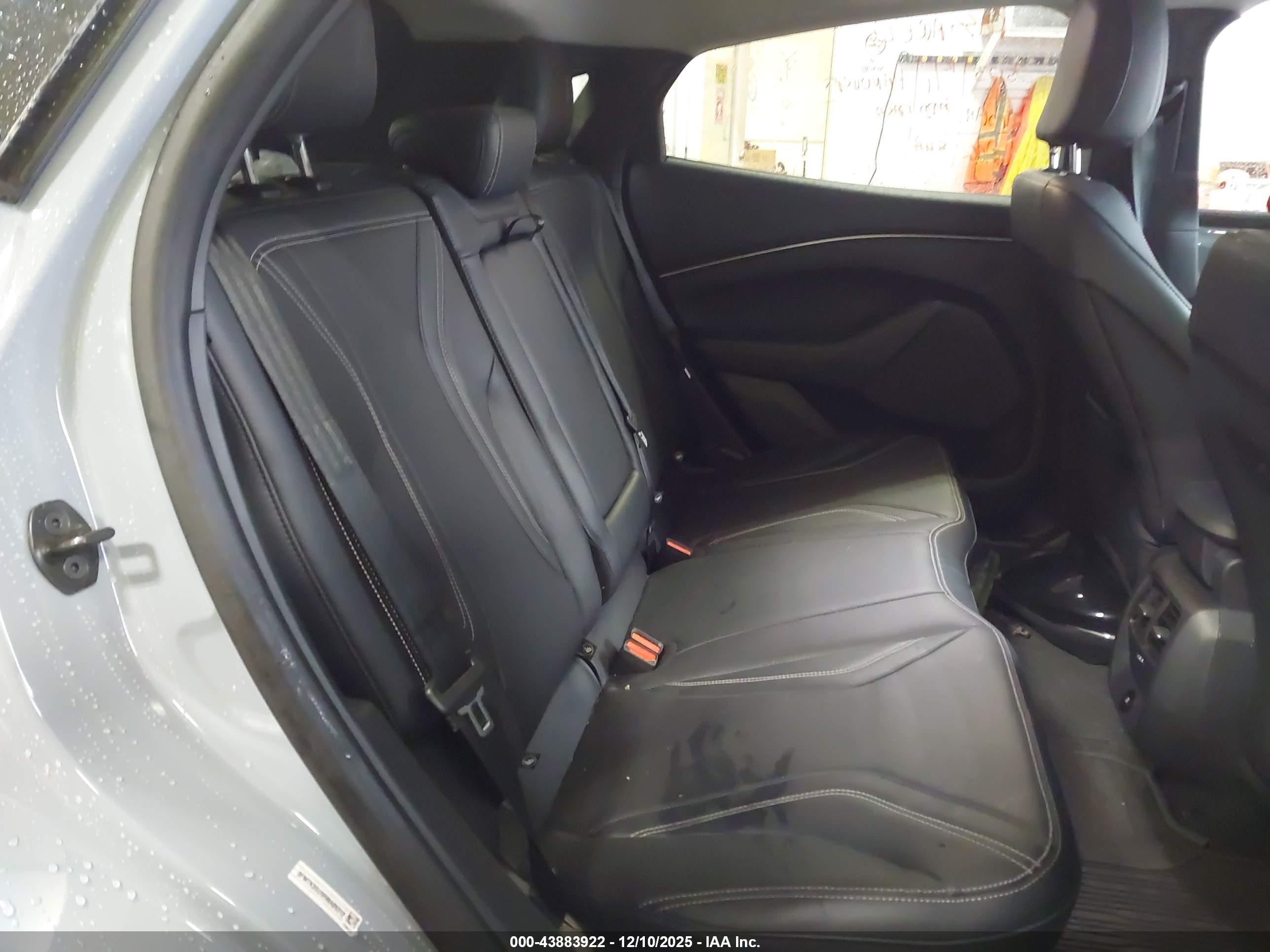 FORD MUSTANG image 8