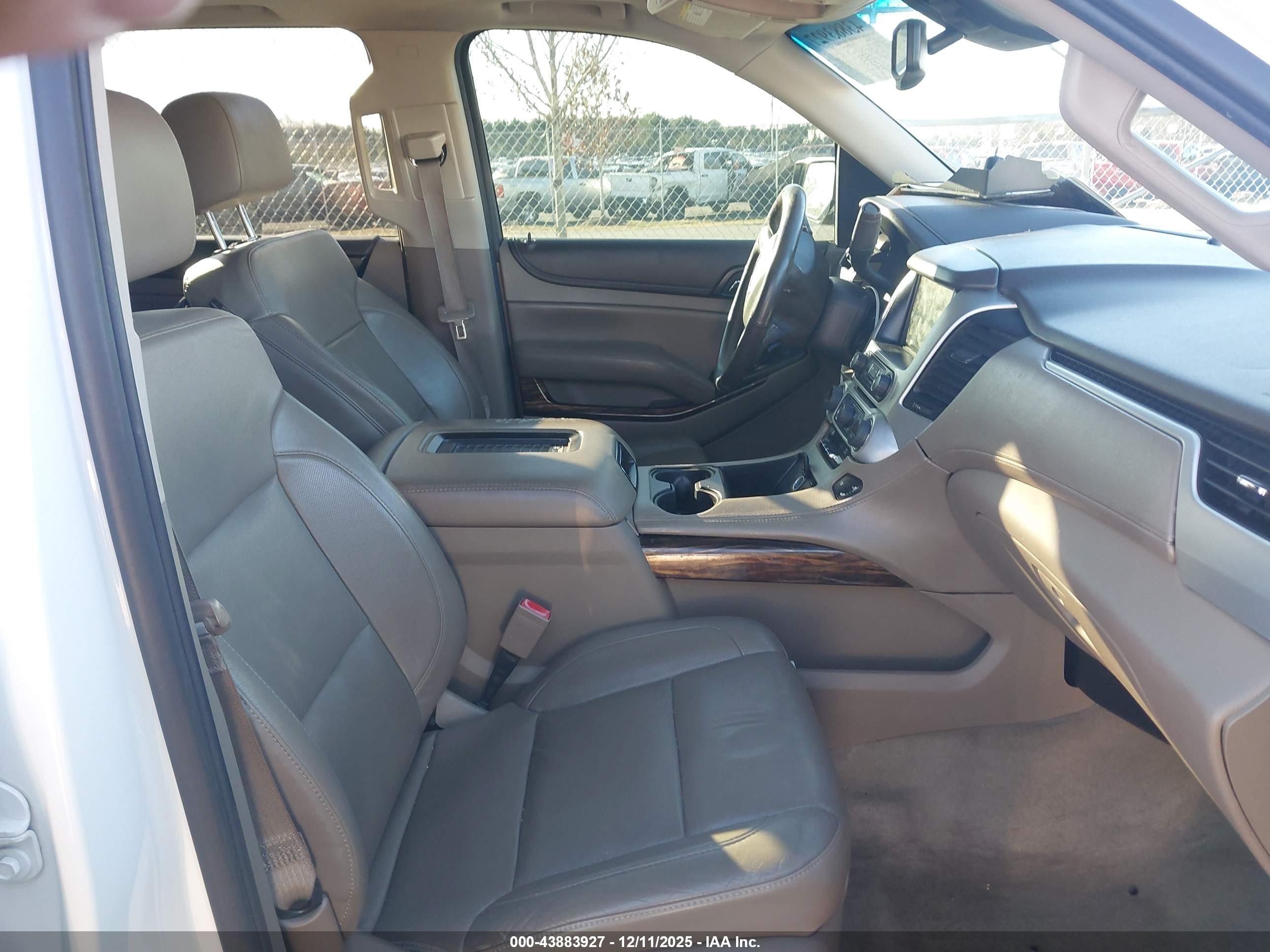 GMC YUKON image 5