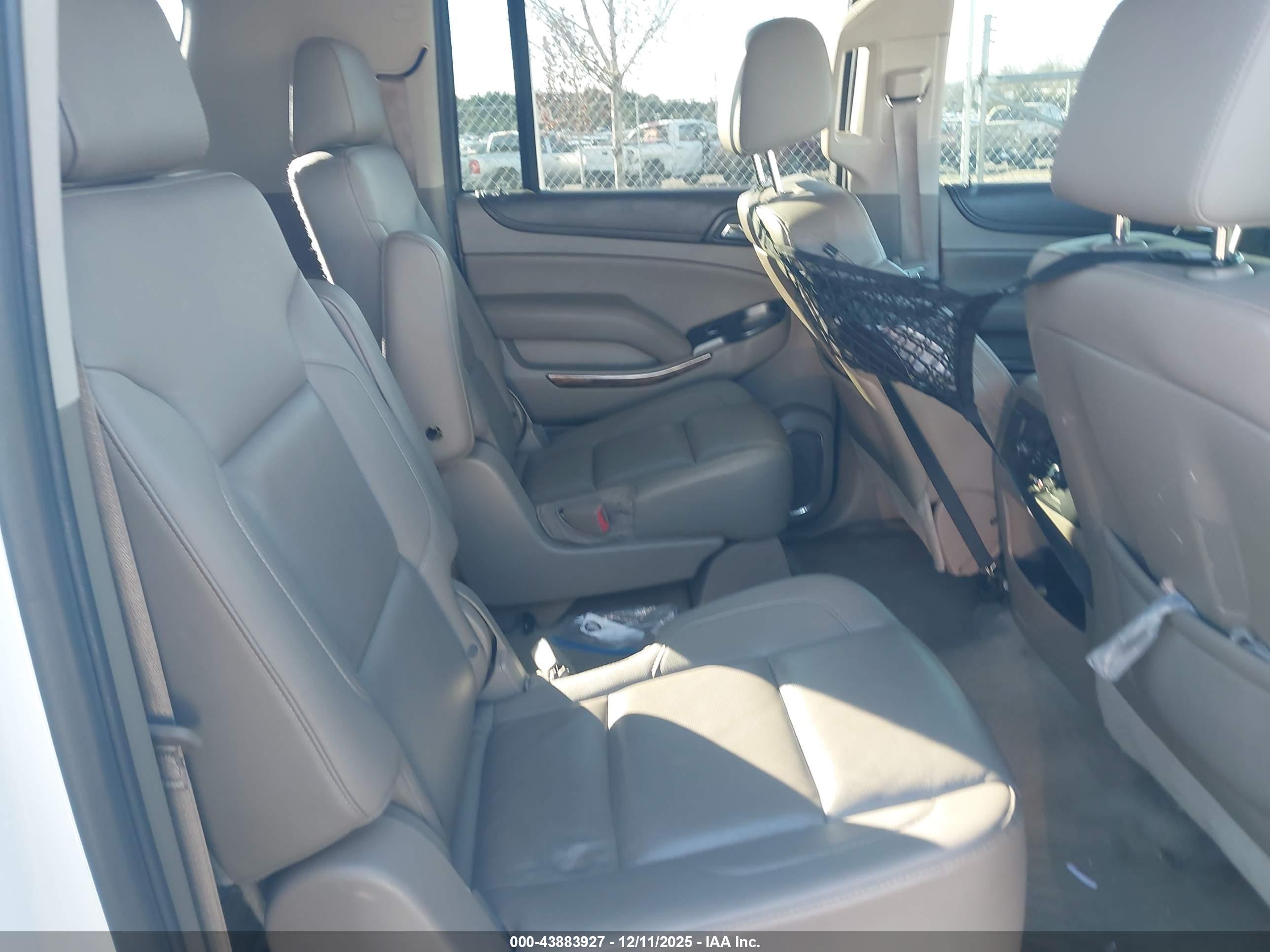 GMC YUKON image 8