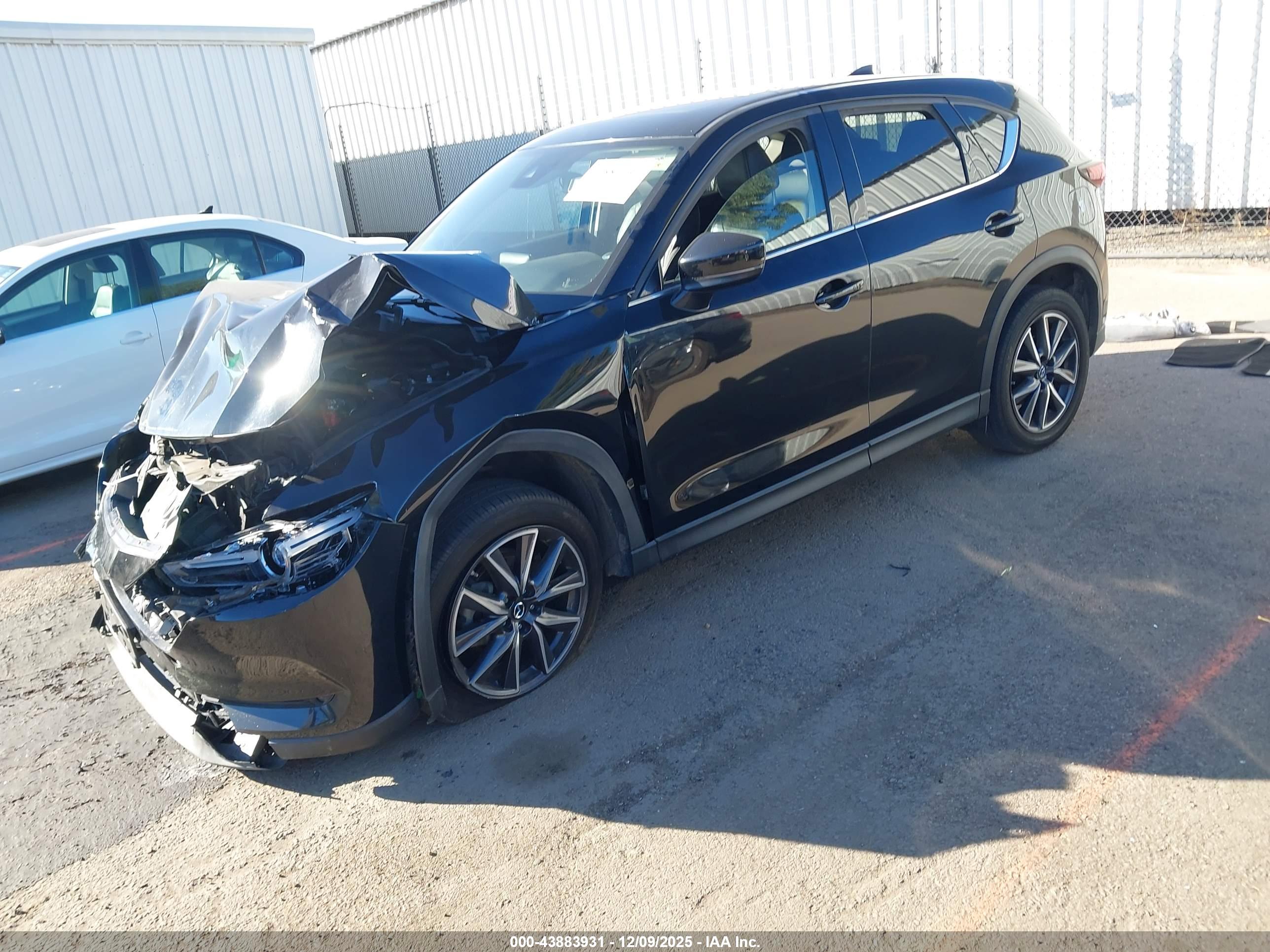 MAZDA CX-5 image 2