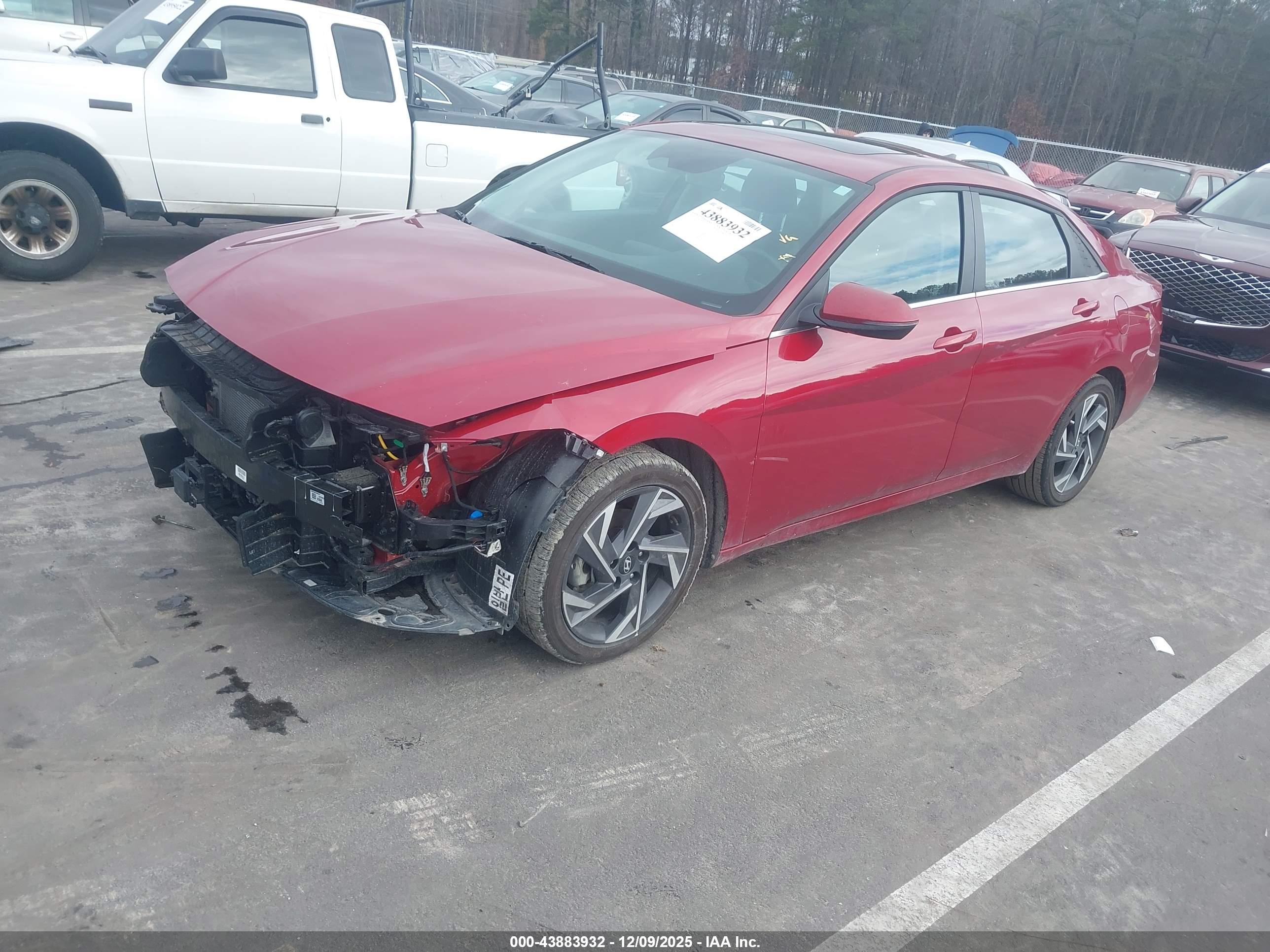 HYUNDAI ELANTRA image 2