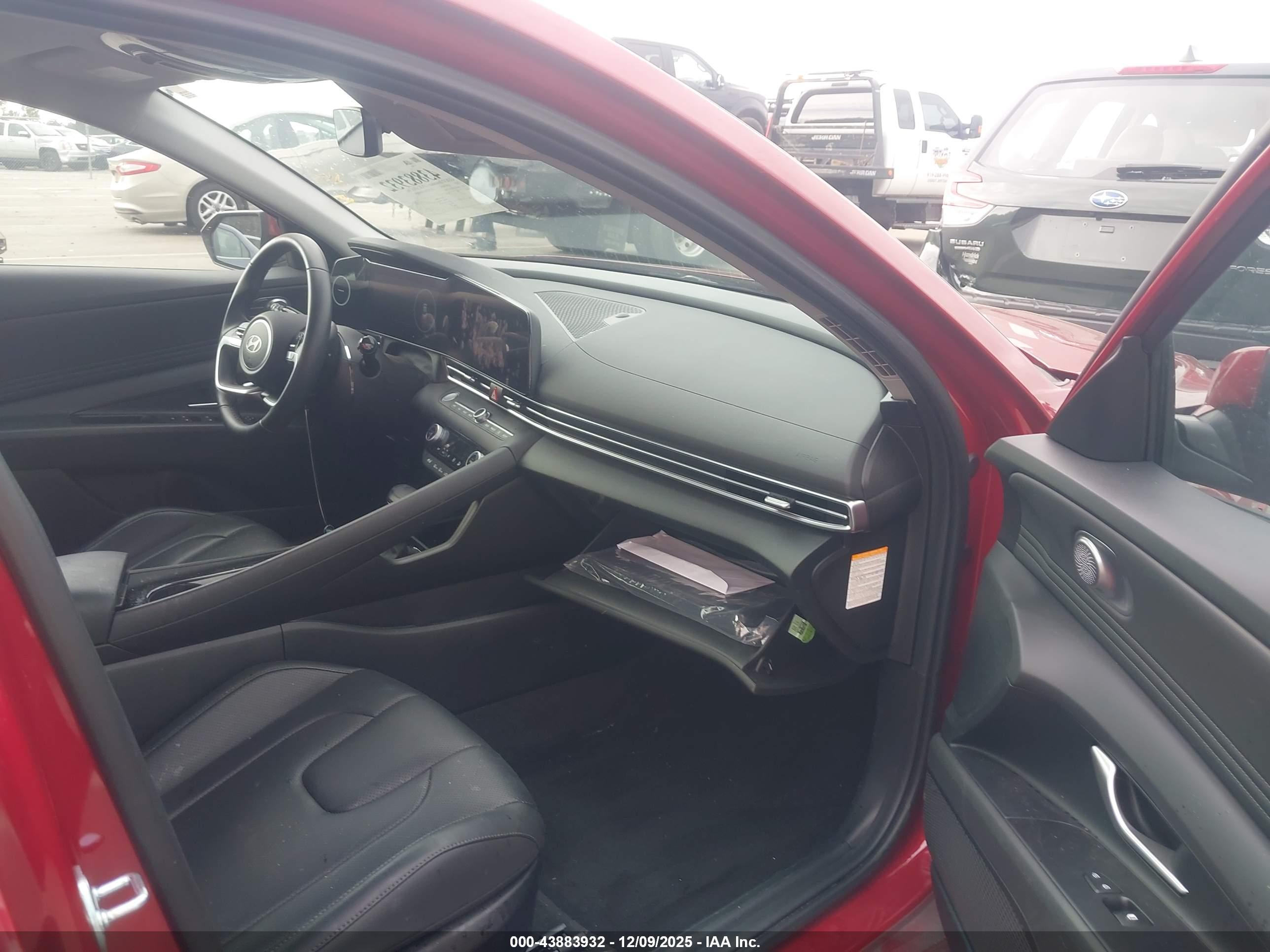 HYUNDAI ELANTRA image 5