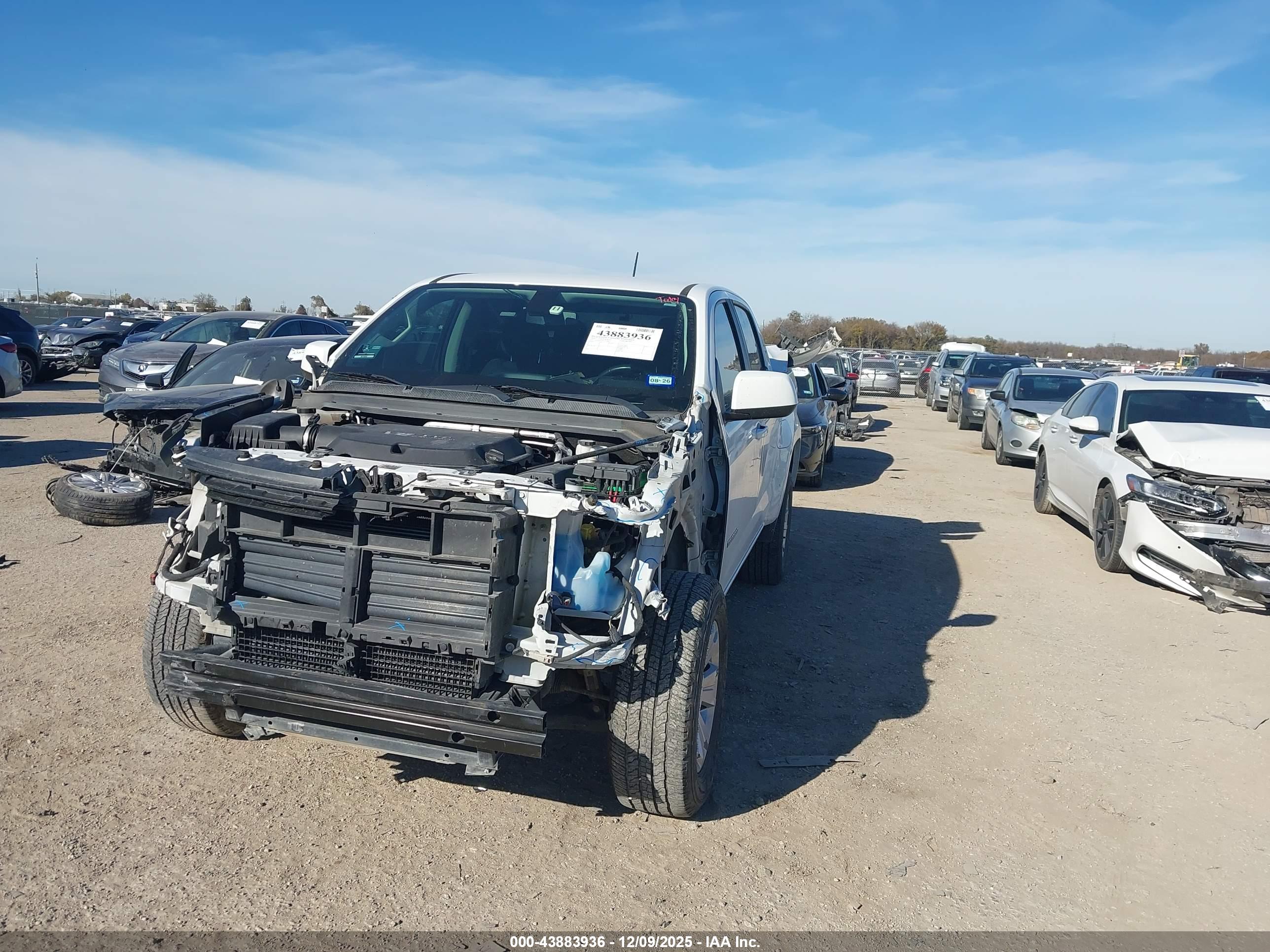 CHEVROLET COLORADO image 2