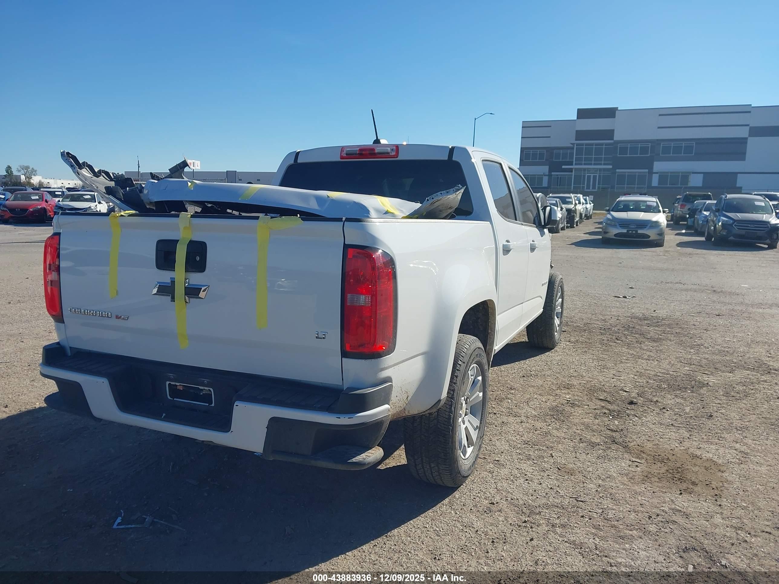 CHEVROLET COLORADO image 4