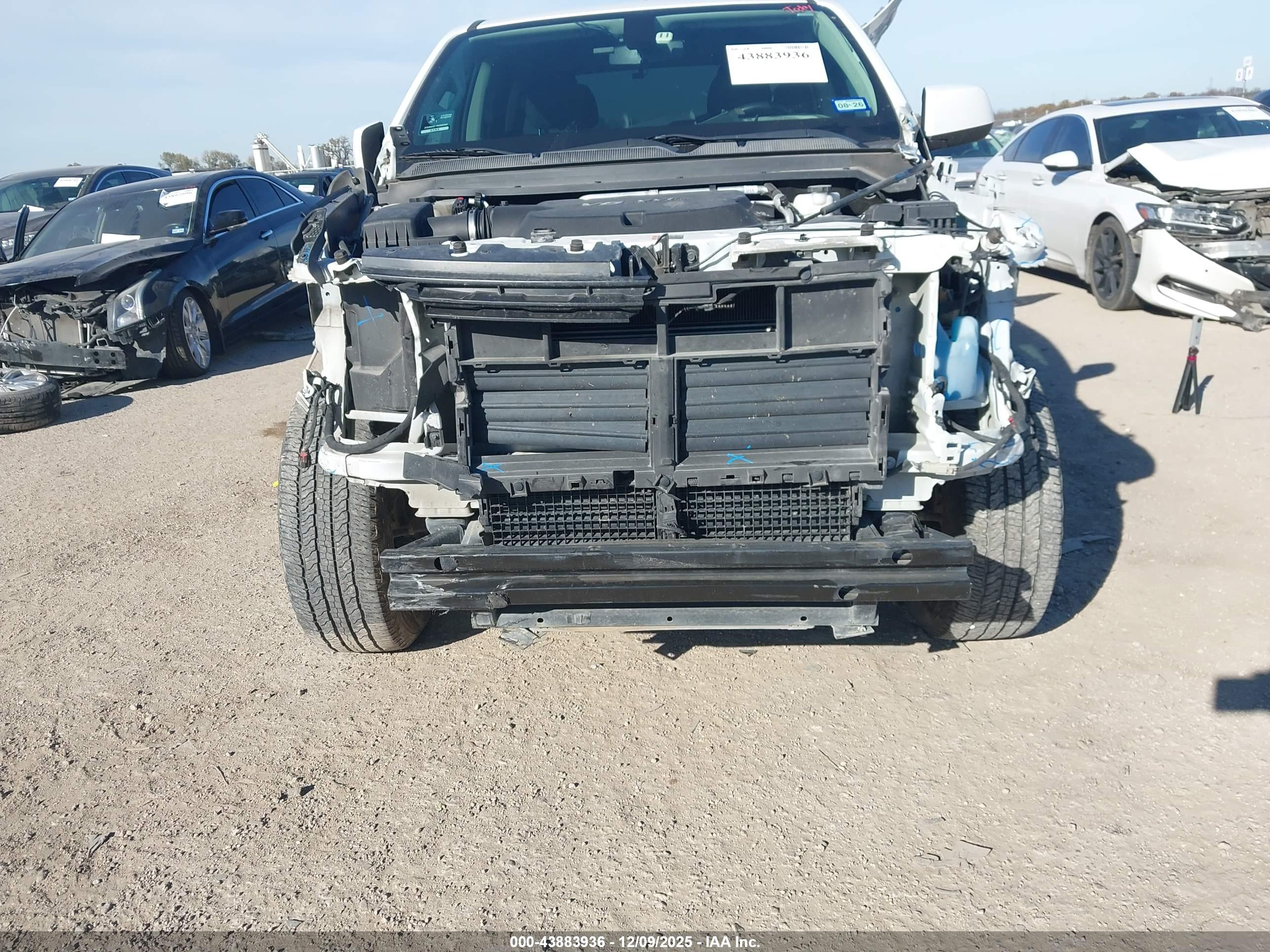 CHEVROLET COLORADO image 6