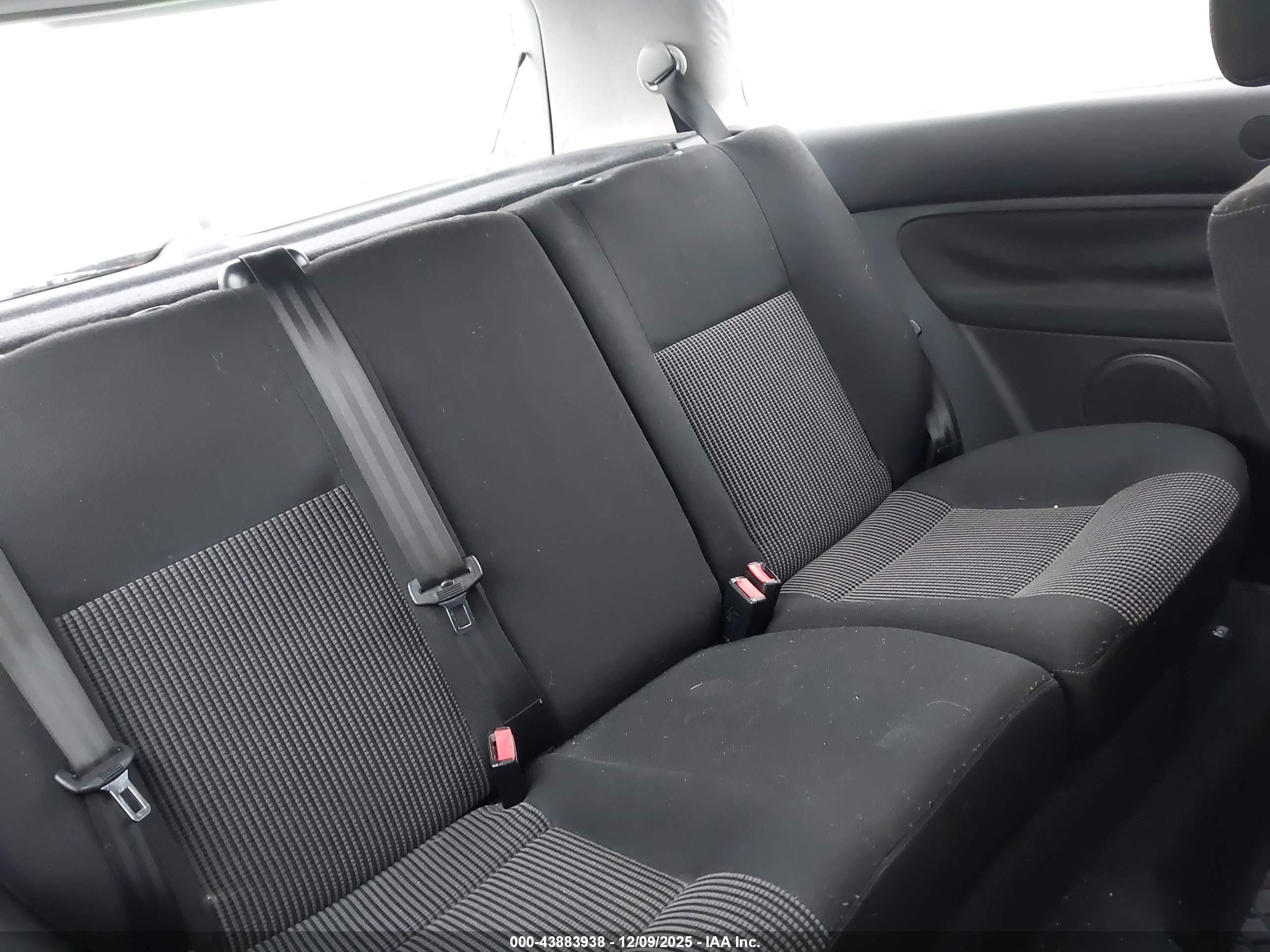 VOLKSWAGEN GTI image 8
