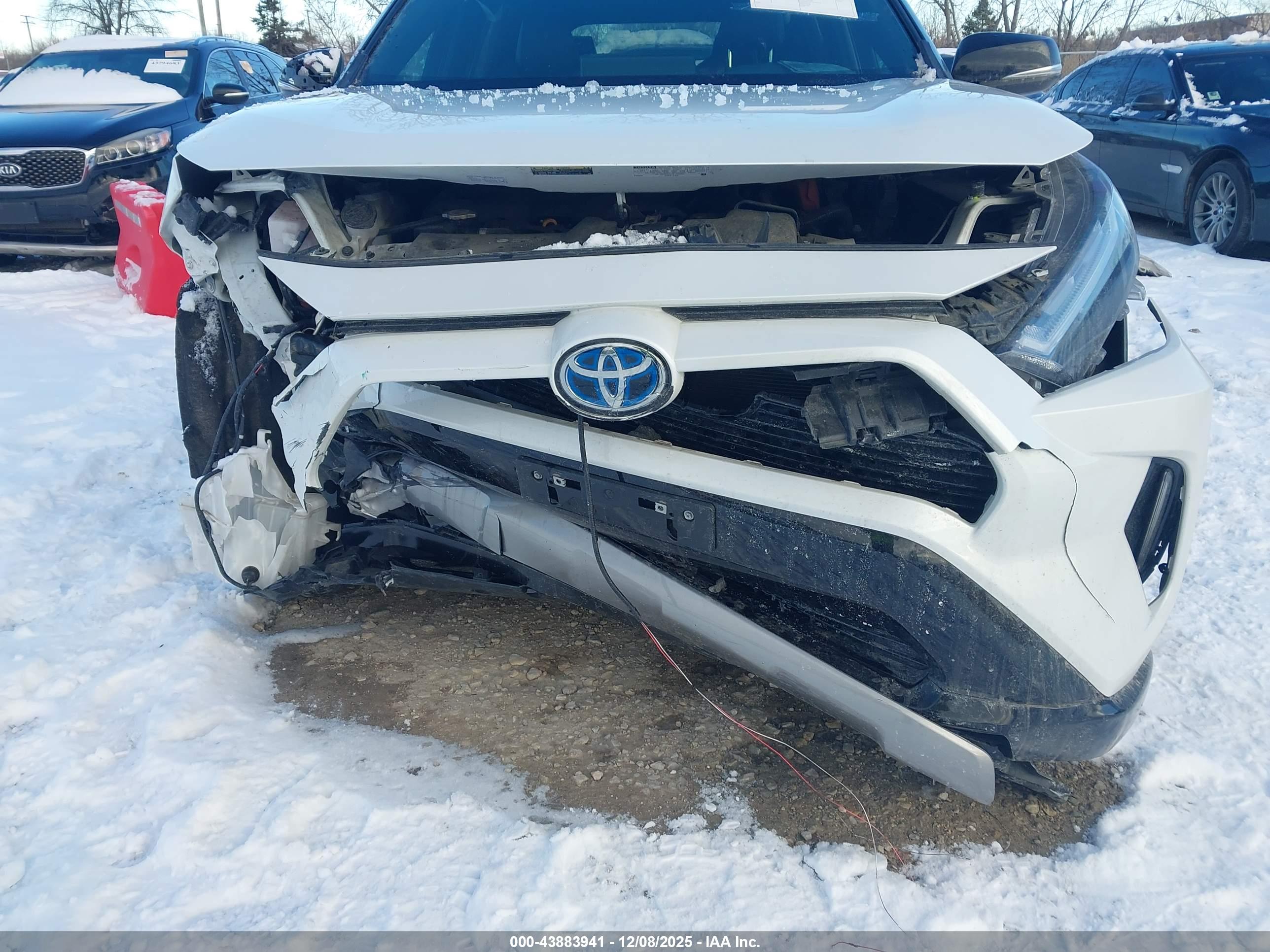 TOYOTA RAV4 image 6