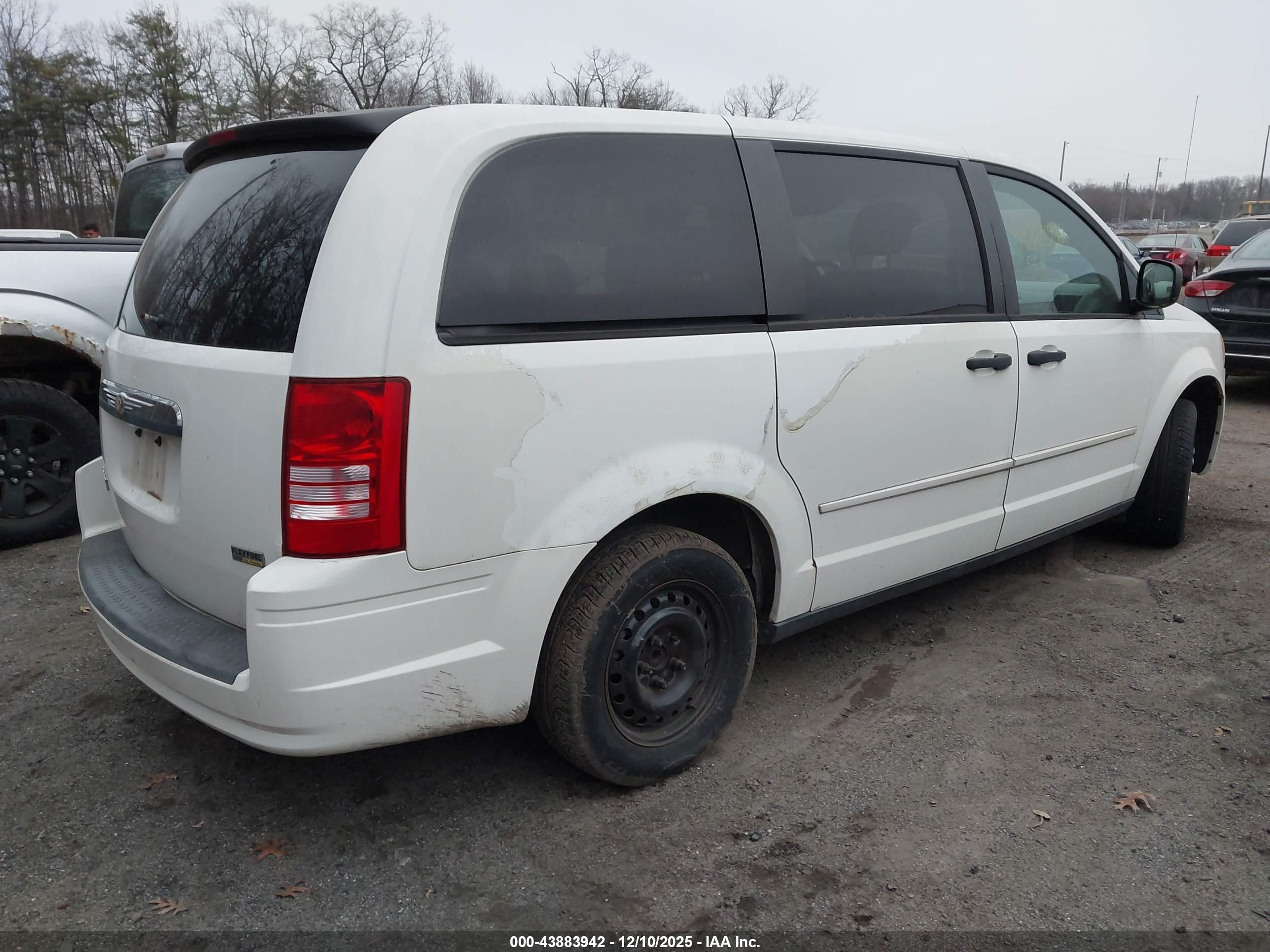 CHRYSLER TOWN image 4