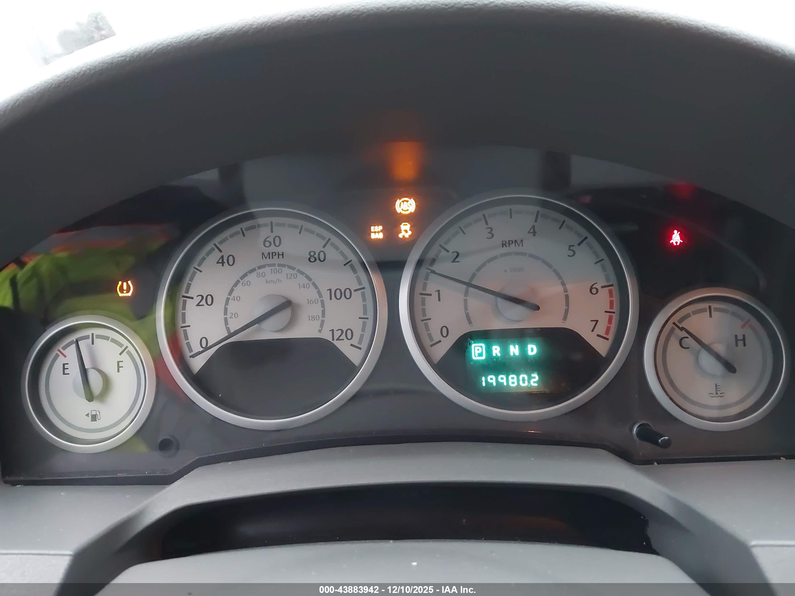 CHRYSLER TOWN image 7