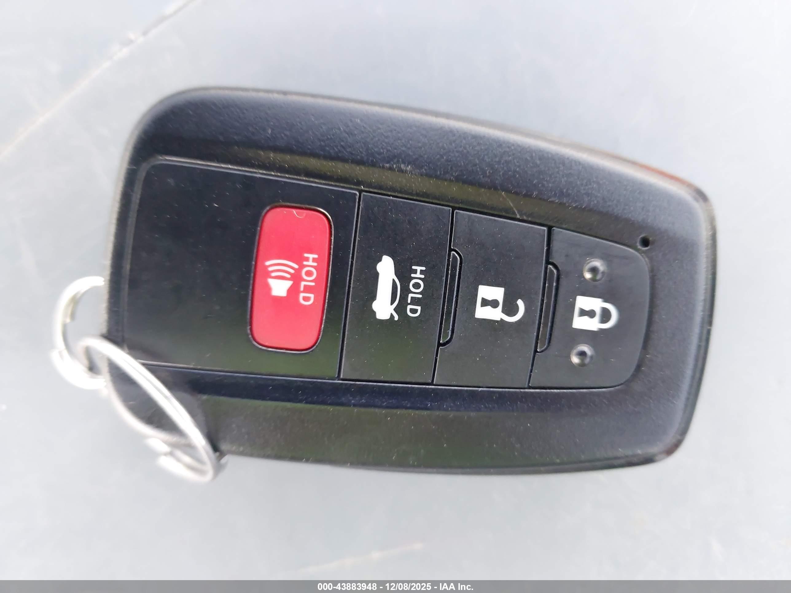 TOYOTA CAMRY image 11