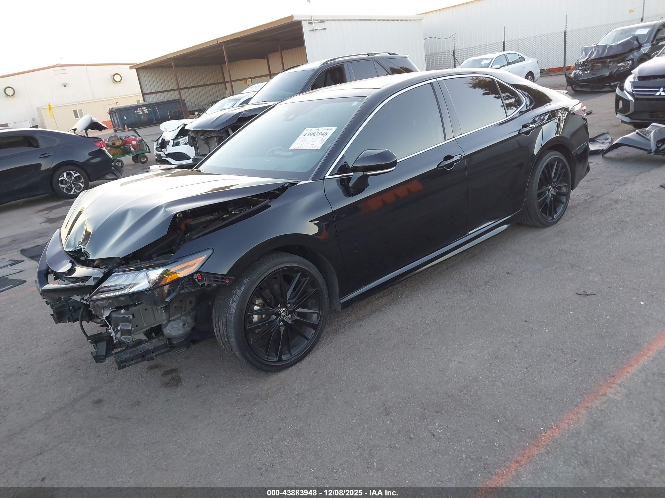 TOYOTA CAMRY image 2