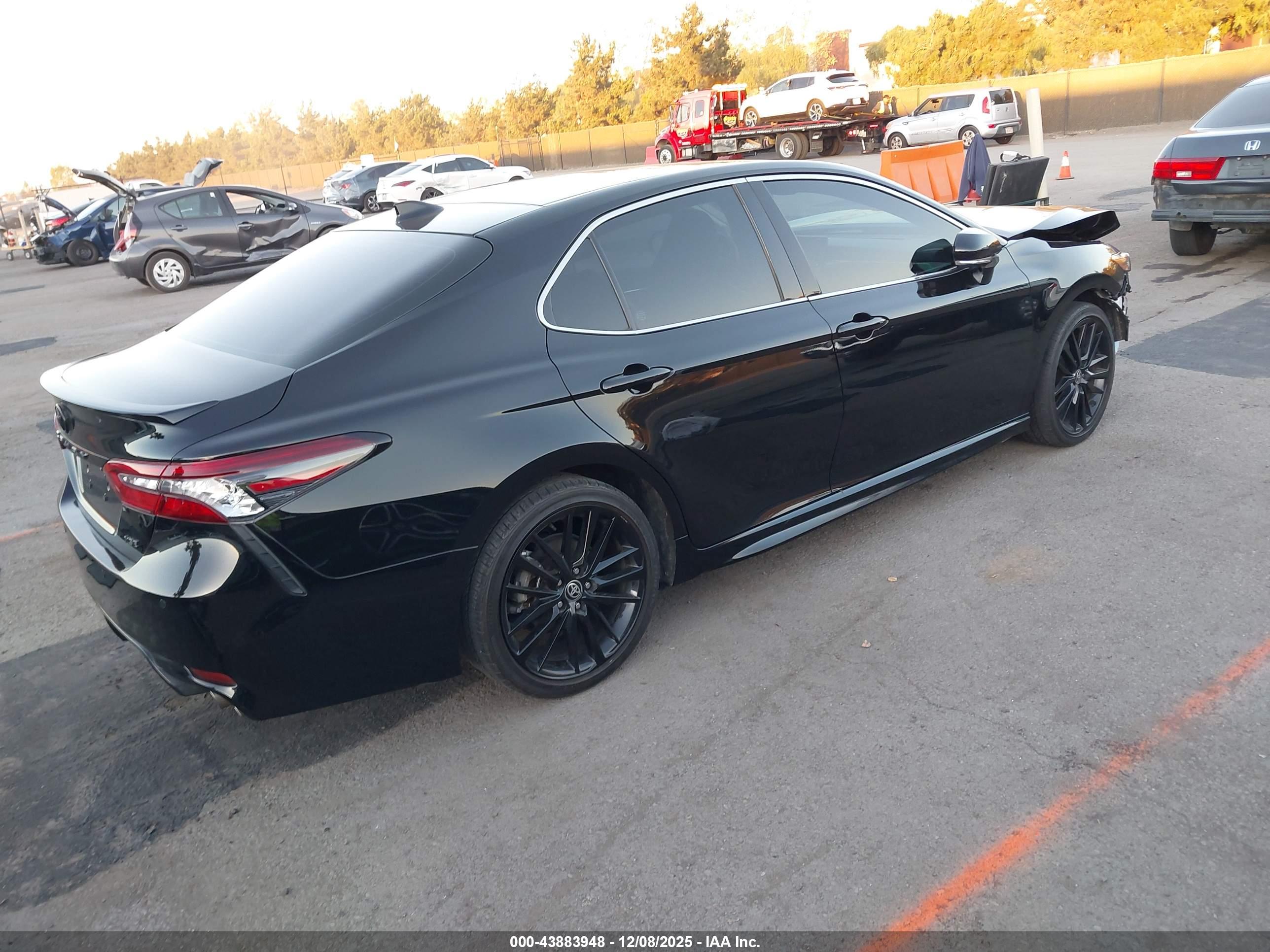 TOYOTA CAMRY image 4