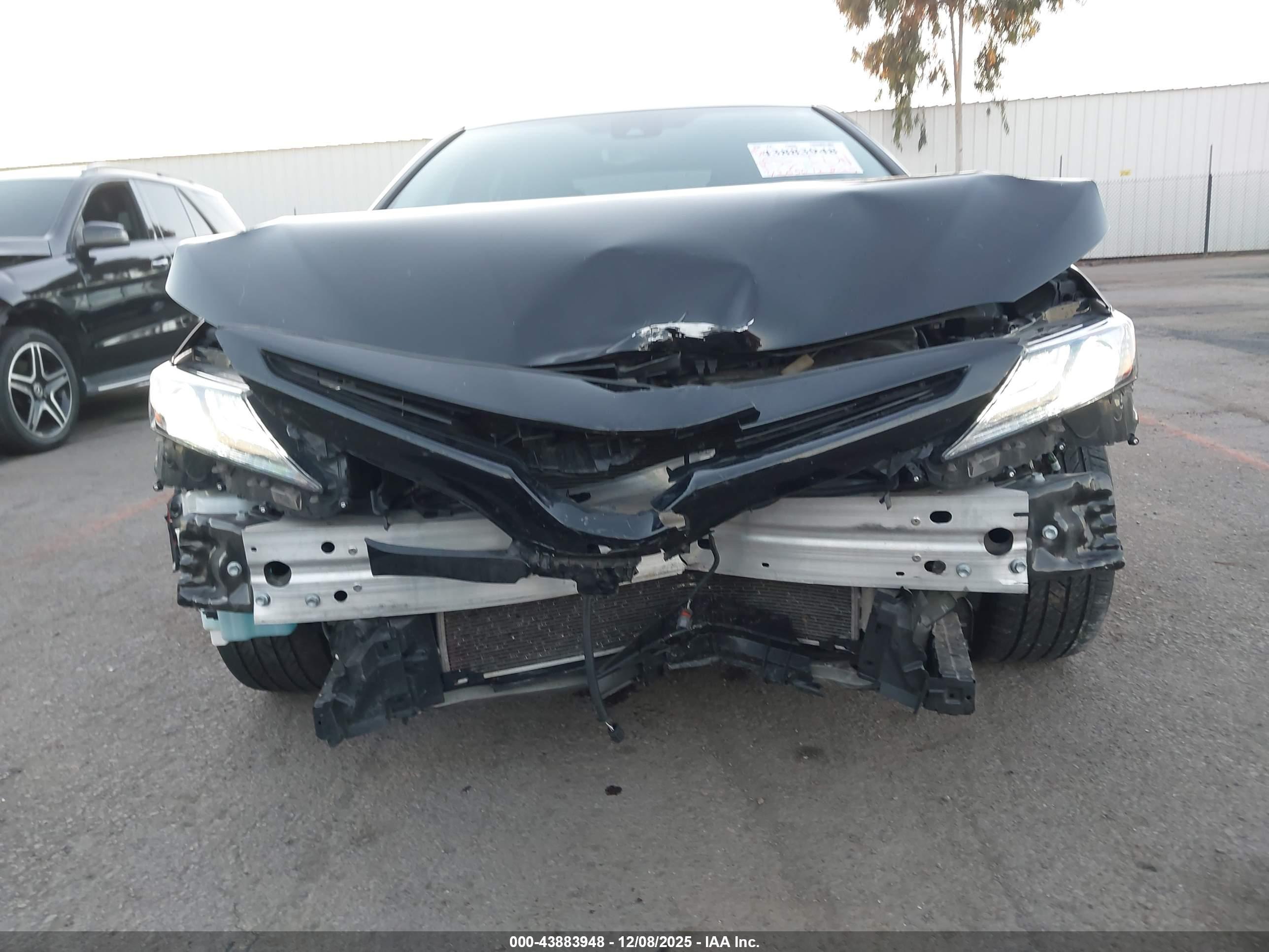 TOYOTA CAMRY image 6