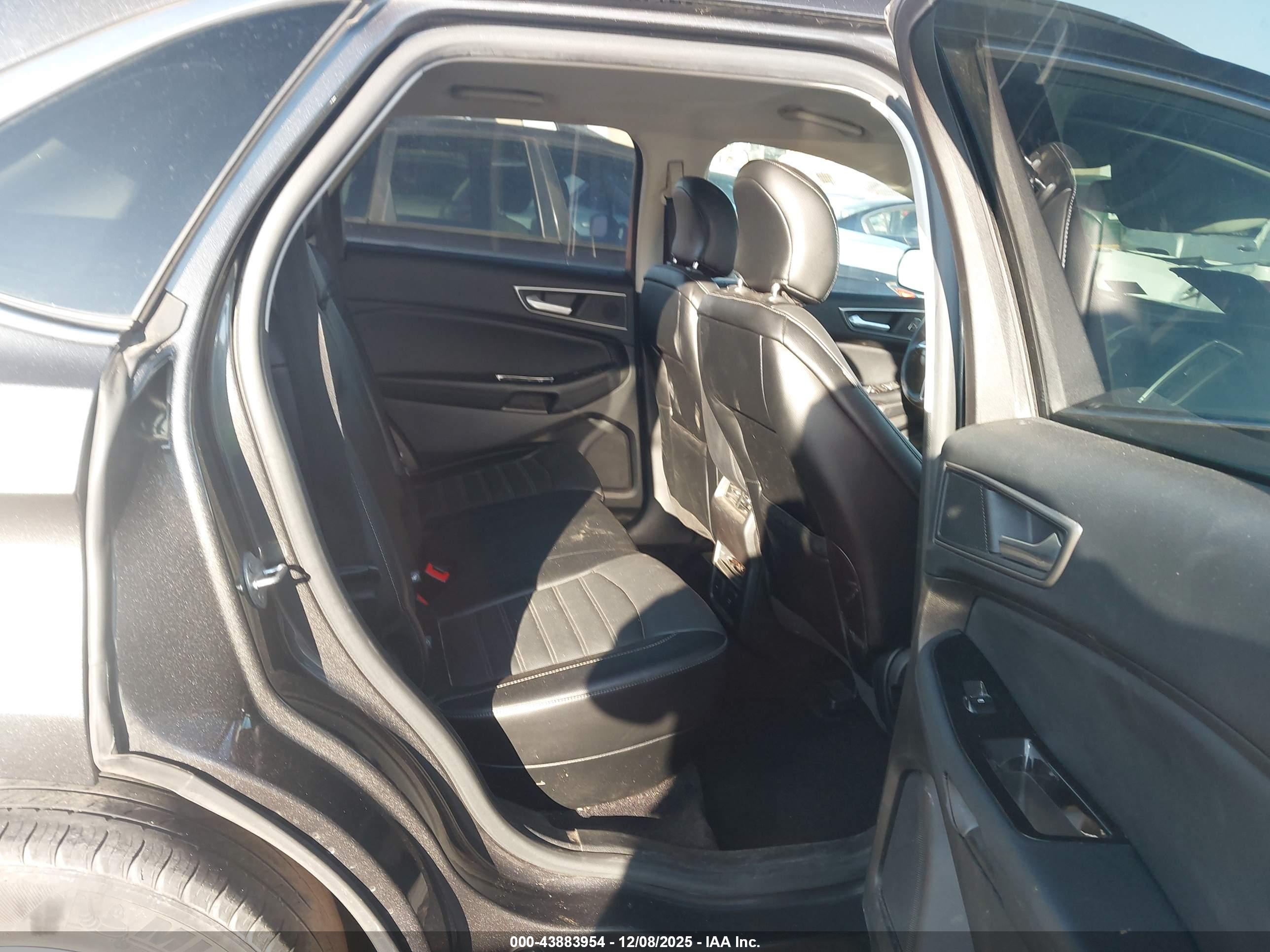 FORD EDGE image 8