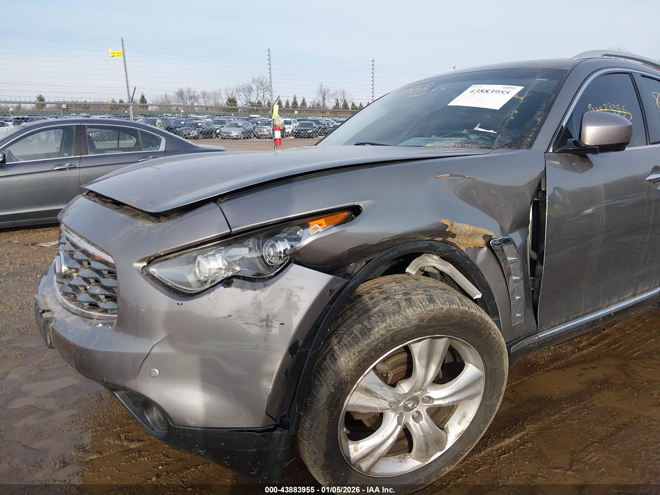 INFINITI FX35 image 6