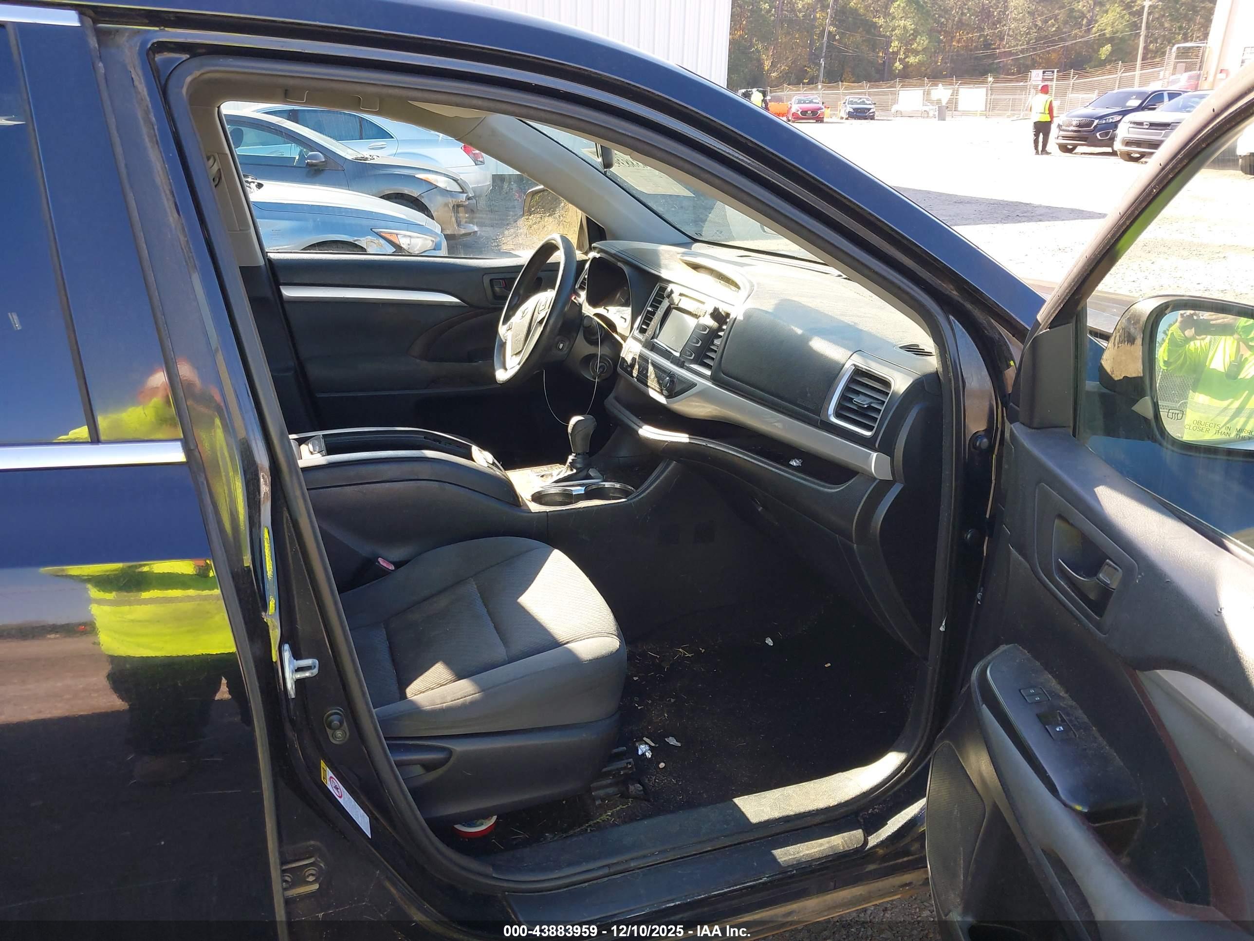 TOYOTA HIGHLANDER image 5