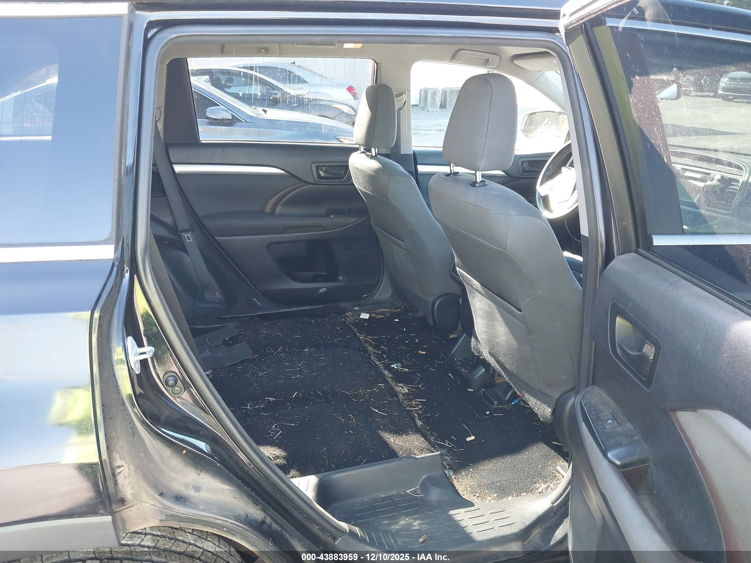 TOYOTA HIGHLANDER image 8