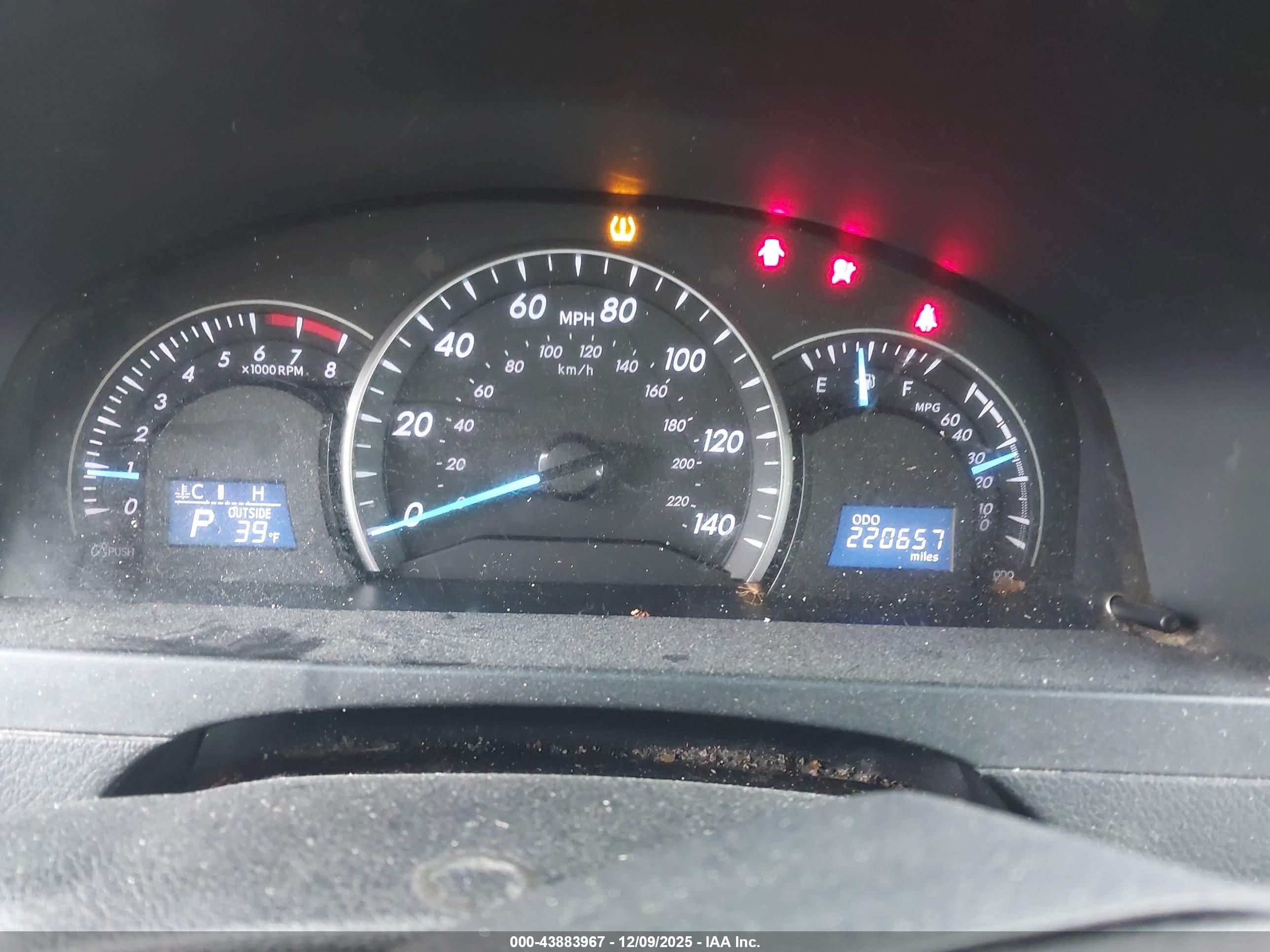 TOYOTA CAMRY image 7