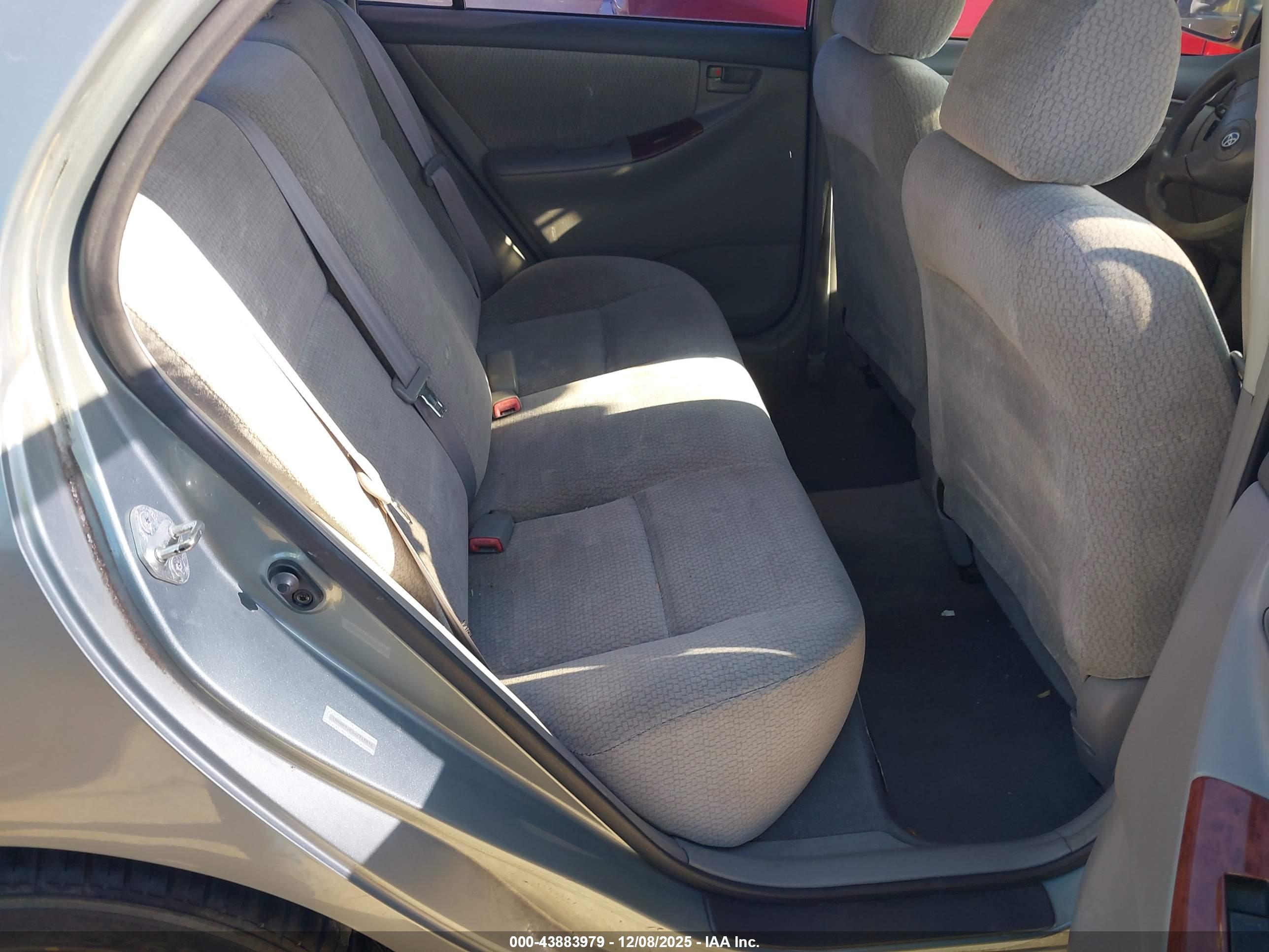 TOYOTA COROLLA image 8